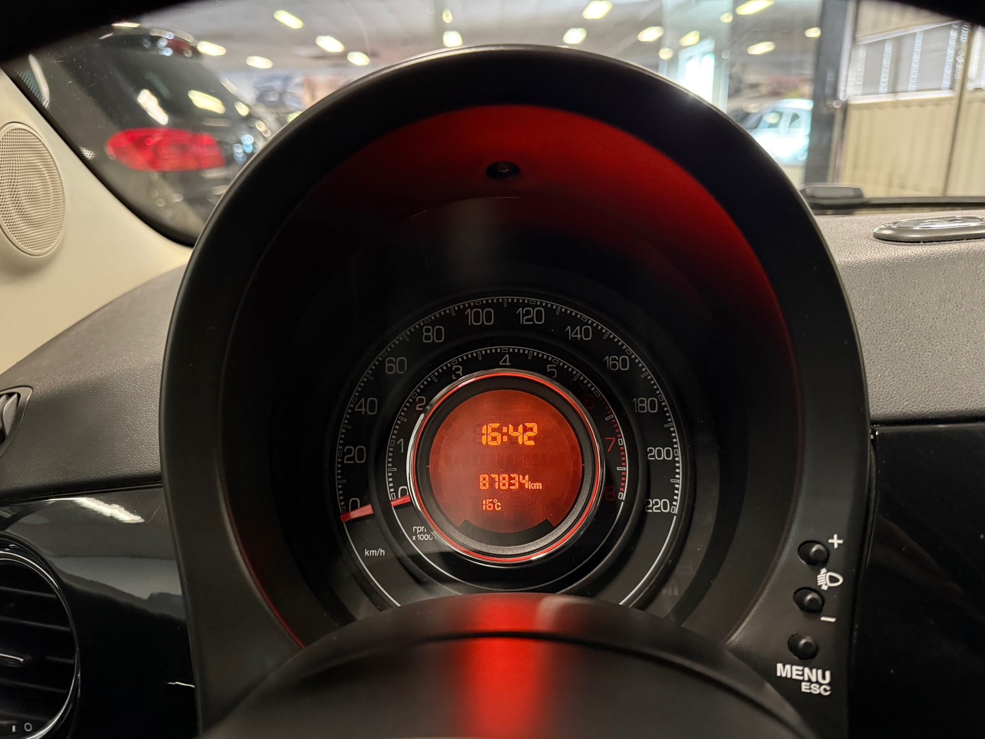 https://www.autokooy.nl//xml/images/44007032-15.JPG