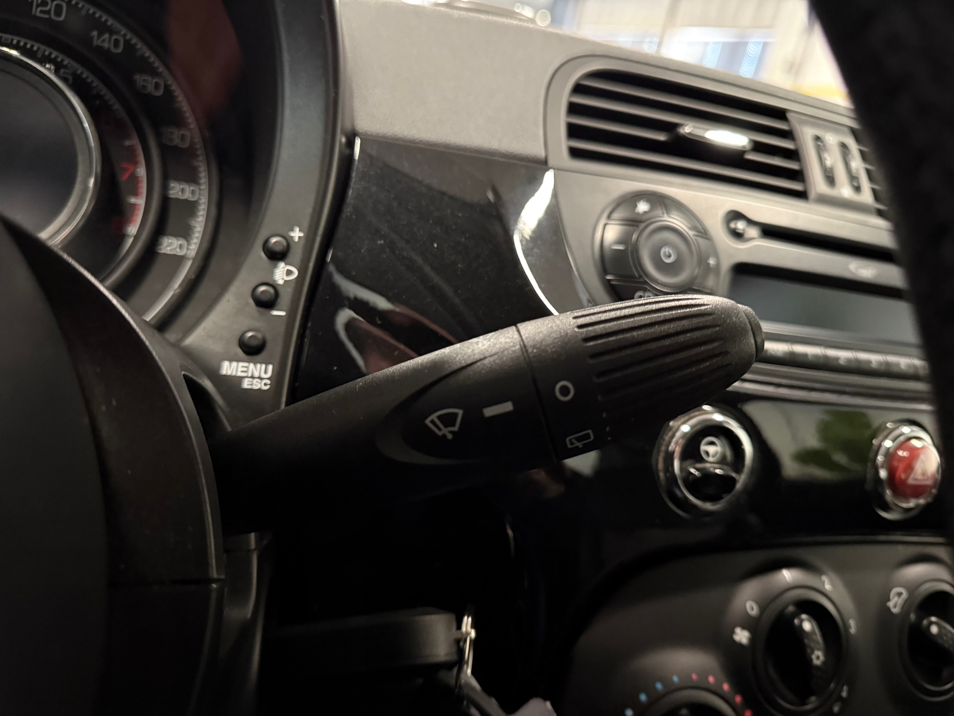 https://www.autokooy.nl//xml/images/44007032-17.JPG