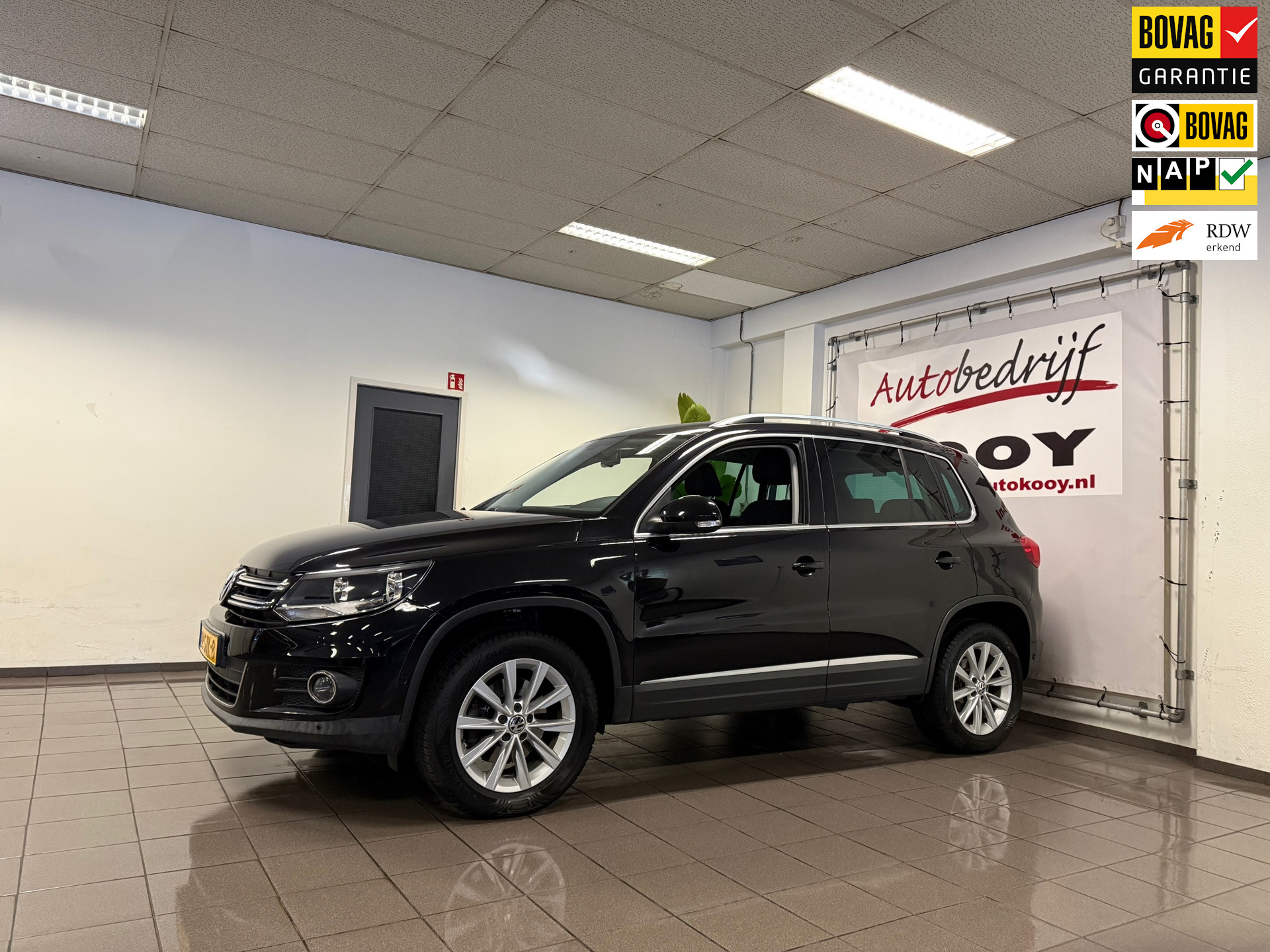Volkswagen Tiguan 1.4 TSI Sport&Style * 1e Eig / Dealer onderhouden / Trekhaak / NL Auto *