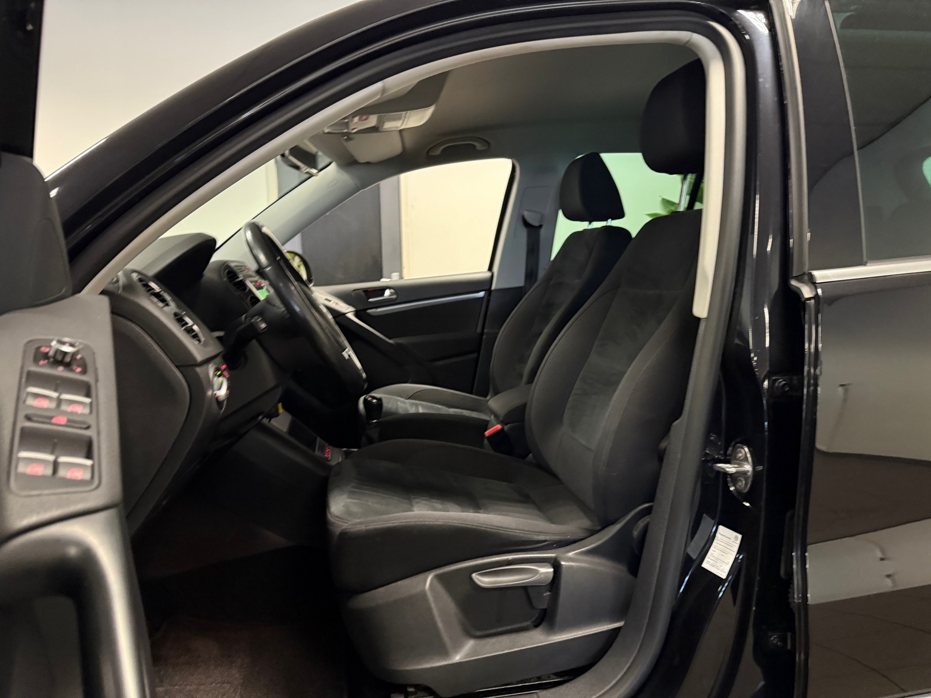 https://www.autokooy.nl//xml/images/44054557-12.JPG