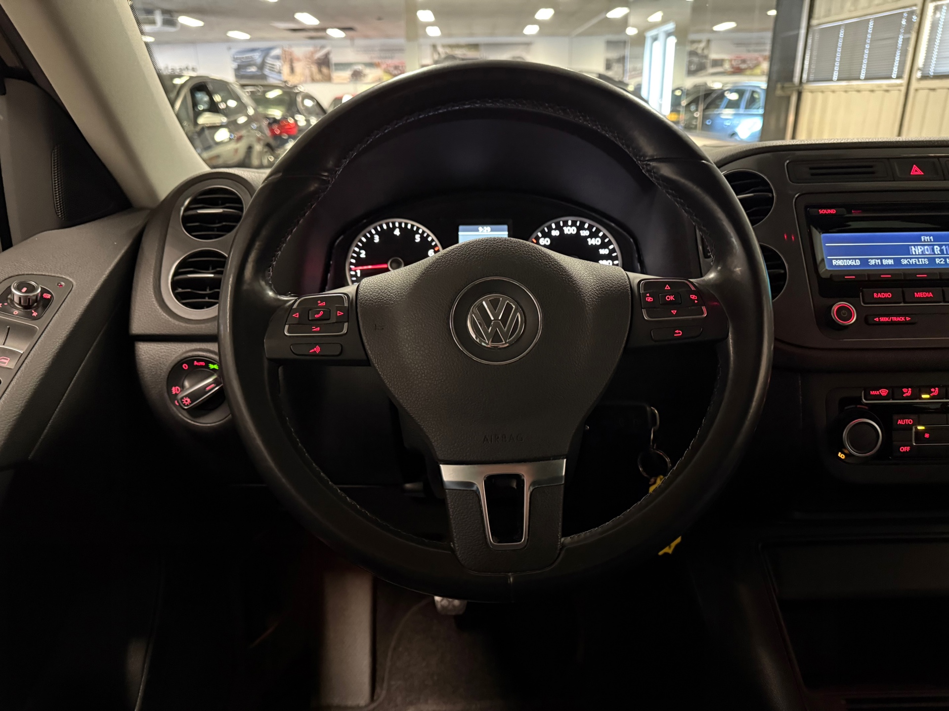 https://www.autokooy.nl//xml/images/44054557-14.JPG