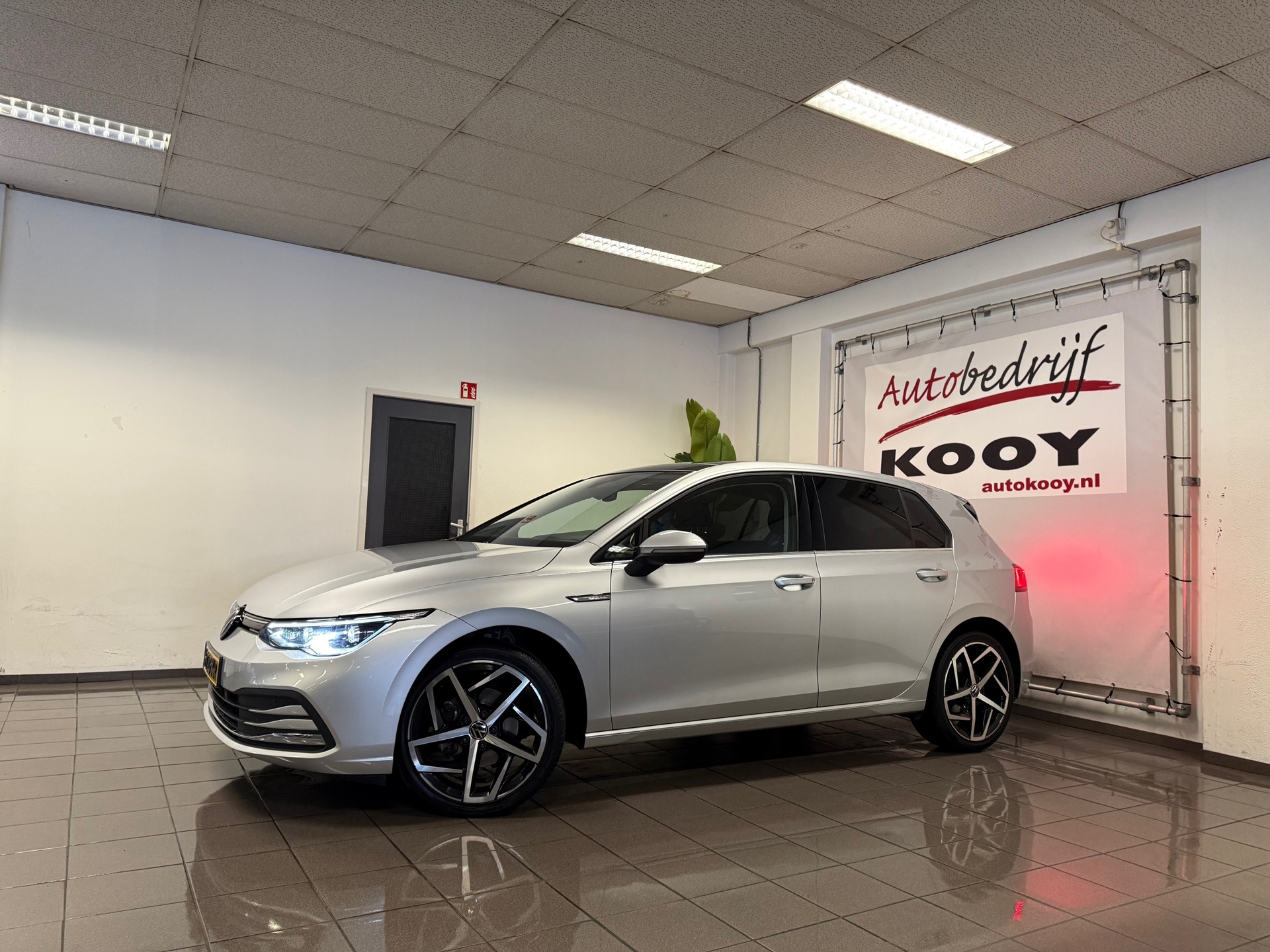 https://www.autokooy.nl//xml/images/44055635-10.JPG