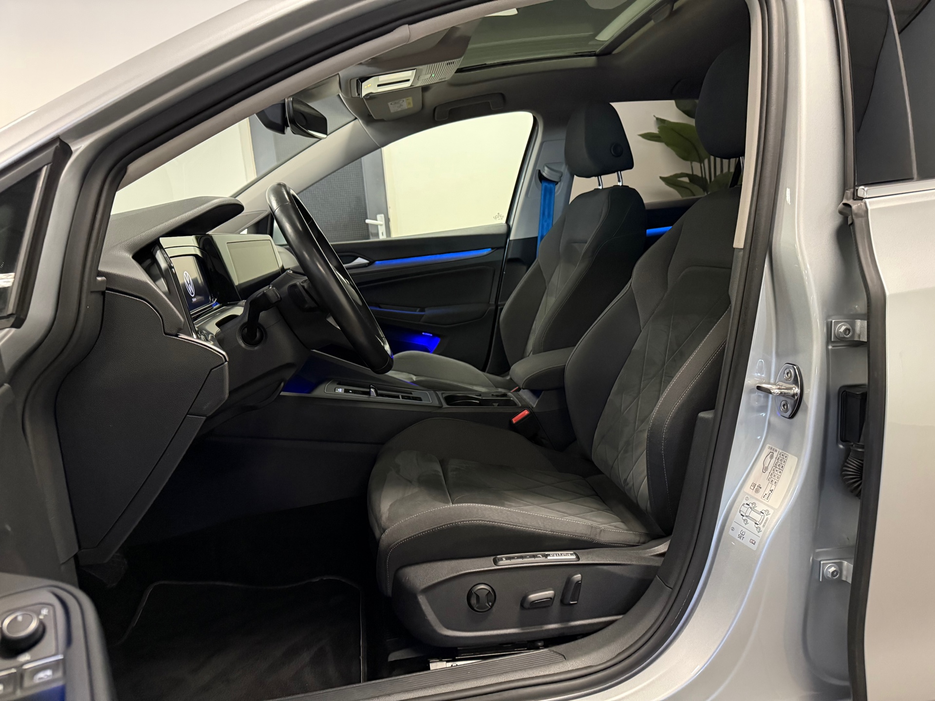 https://www.autokooy.nl//xml/images/44055635-12.JPG