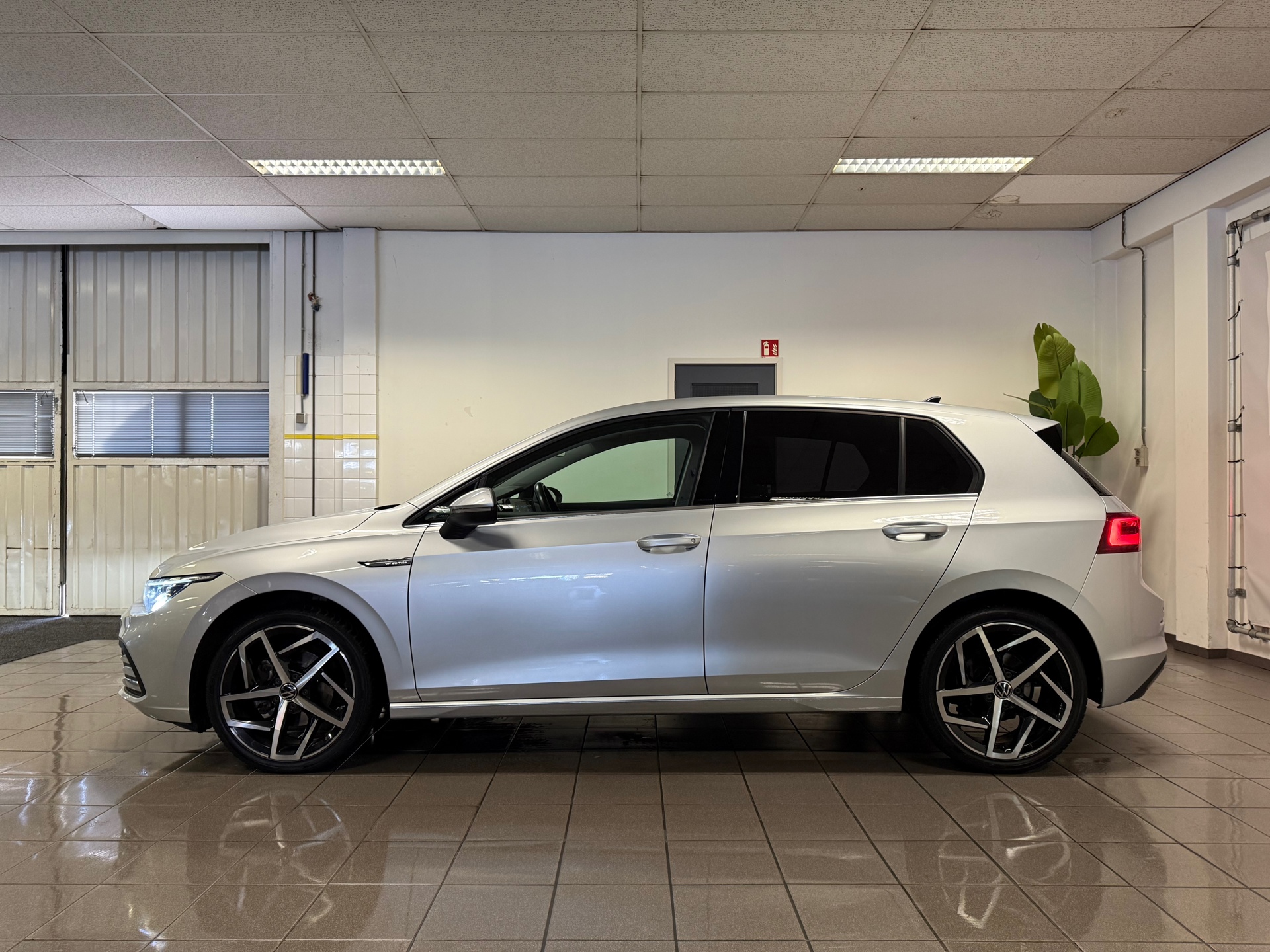 https://www.autokooy.nl//xml/images/44055635-2.JPG