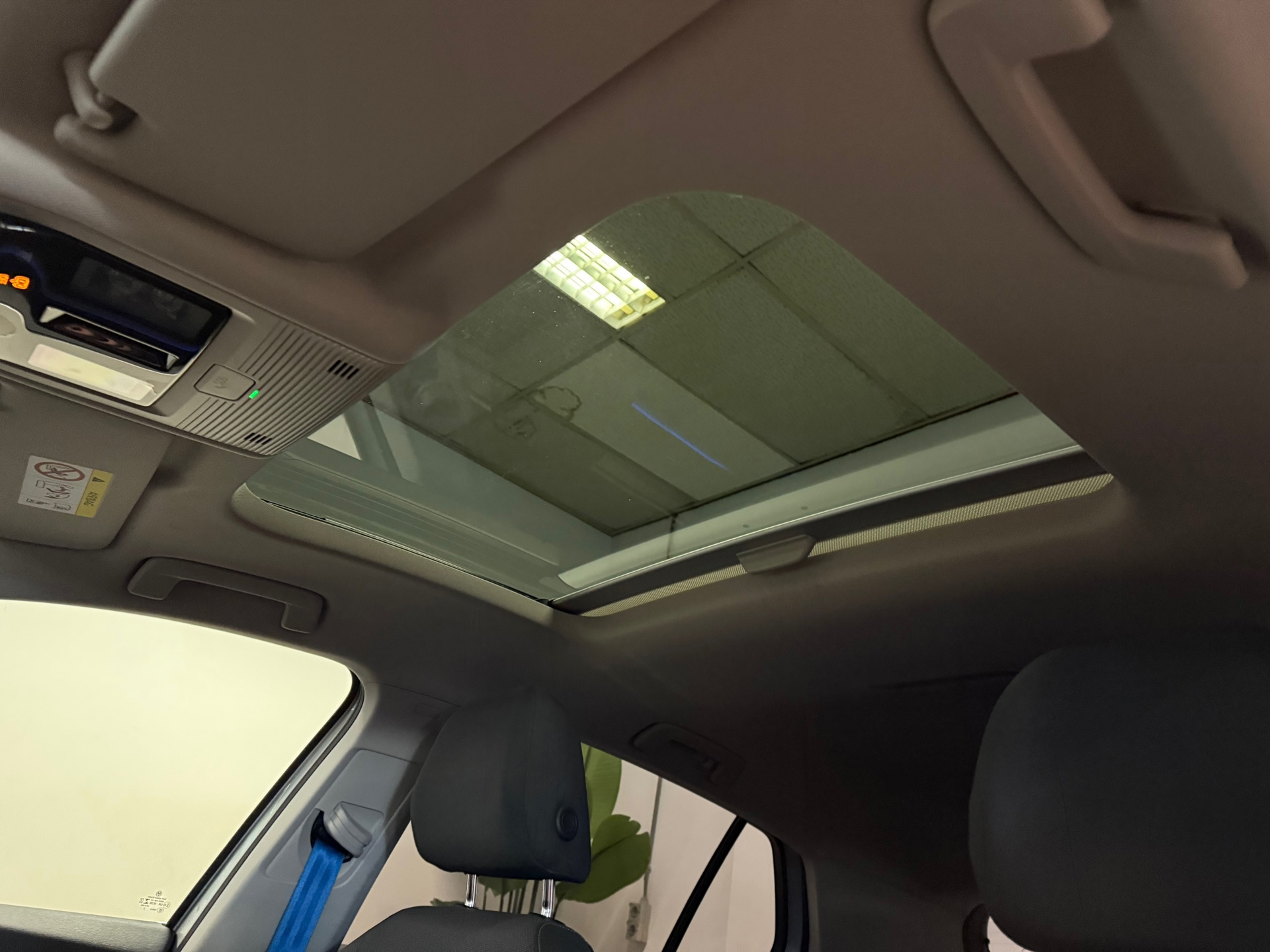 https://www.autokooy.nl//xml/images/44055635-22.JPG