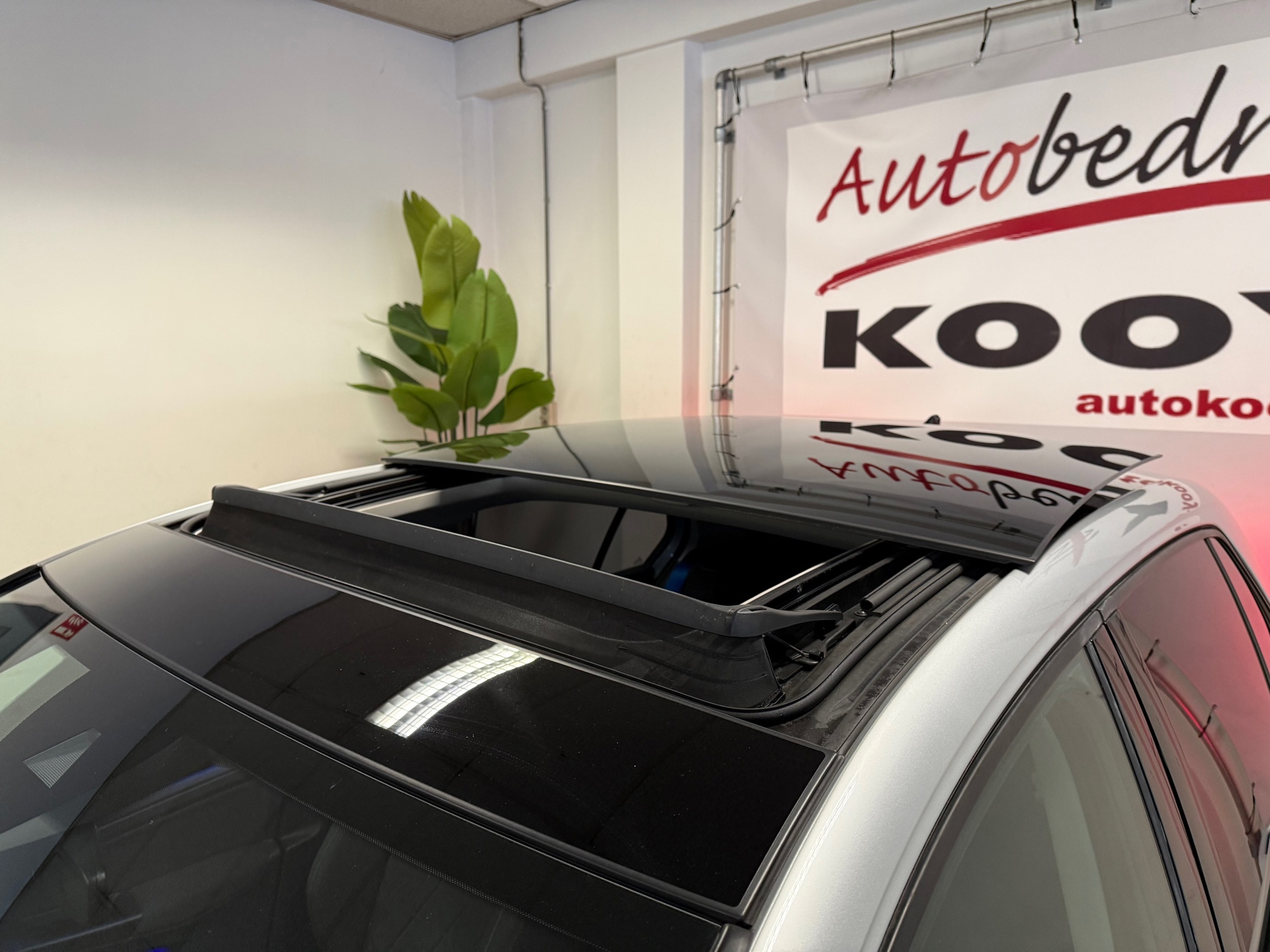 https://www.autokooy.nl//xml/images/44055635-23.JPG