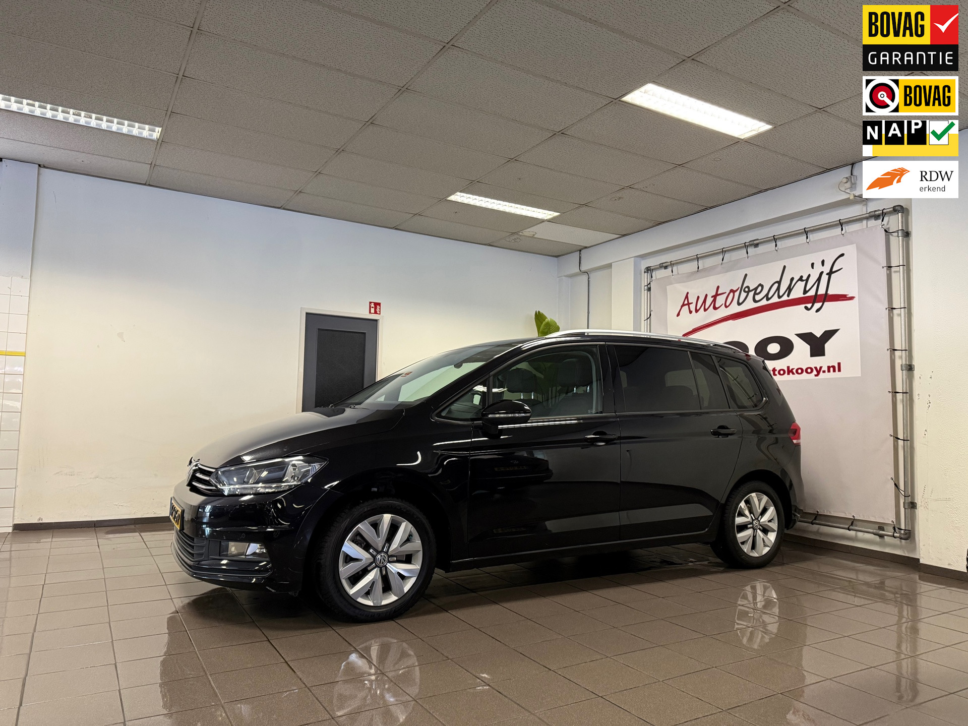 Volkswagen Touran 1.4 TSI Connected Series 7p * Automaat / 7 Persoons / Panoramadak / NL Auto *