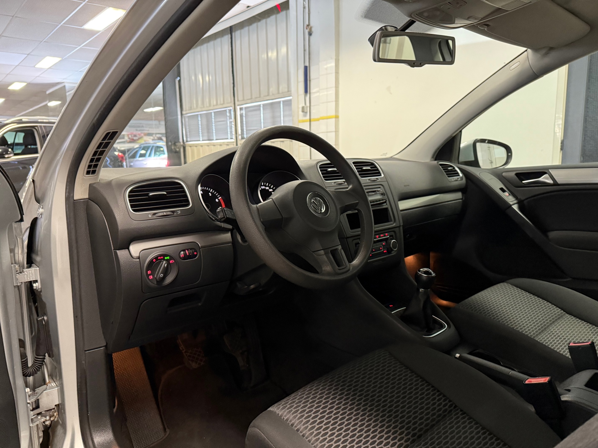 https://www.autokooy.nl//xml/images/44160897-12.JPG