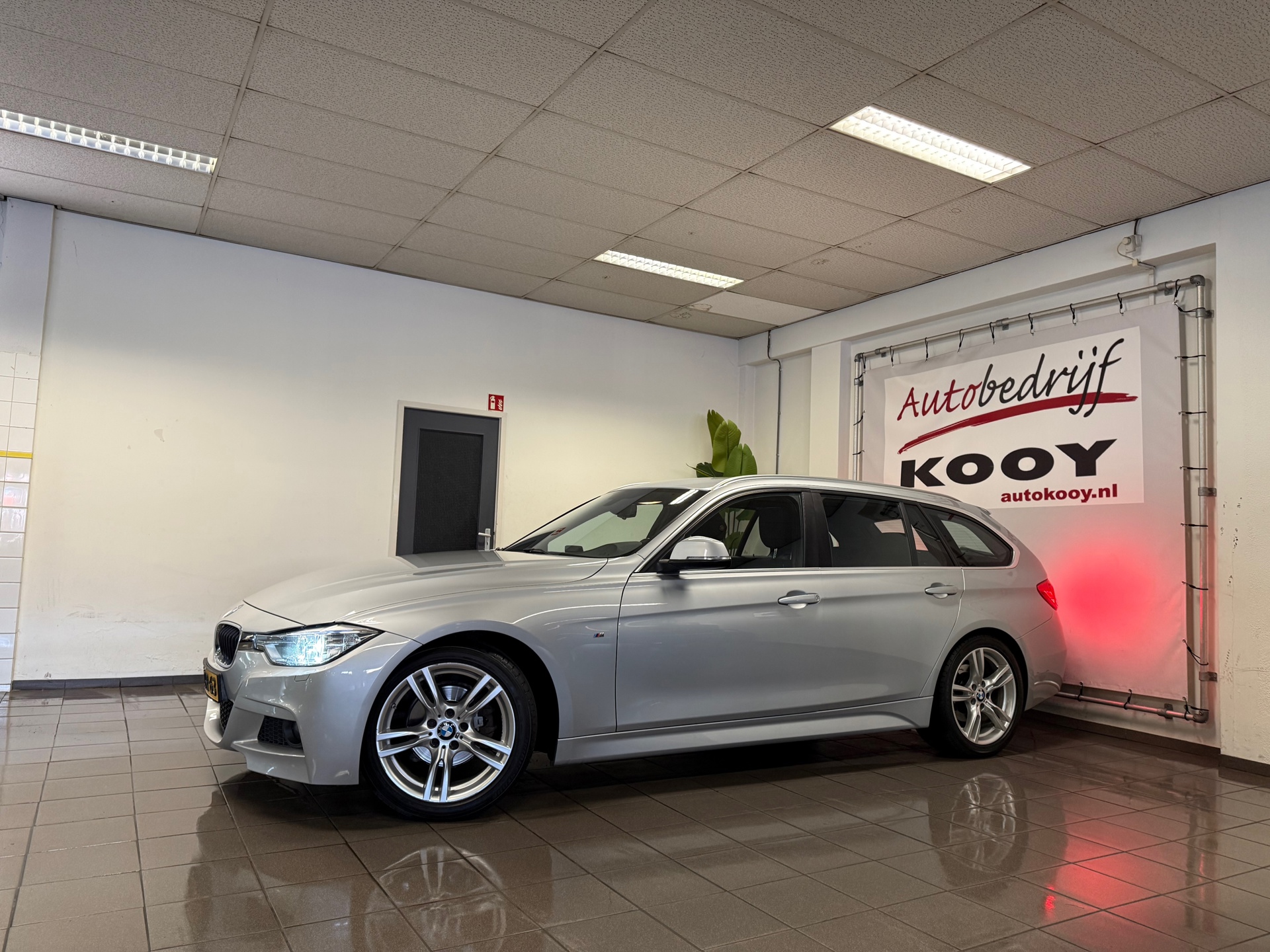 https://www.autokooy.nl//xml/images/44203558-10.JPG