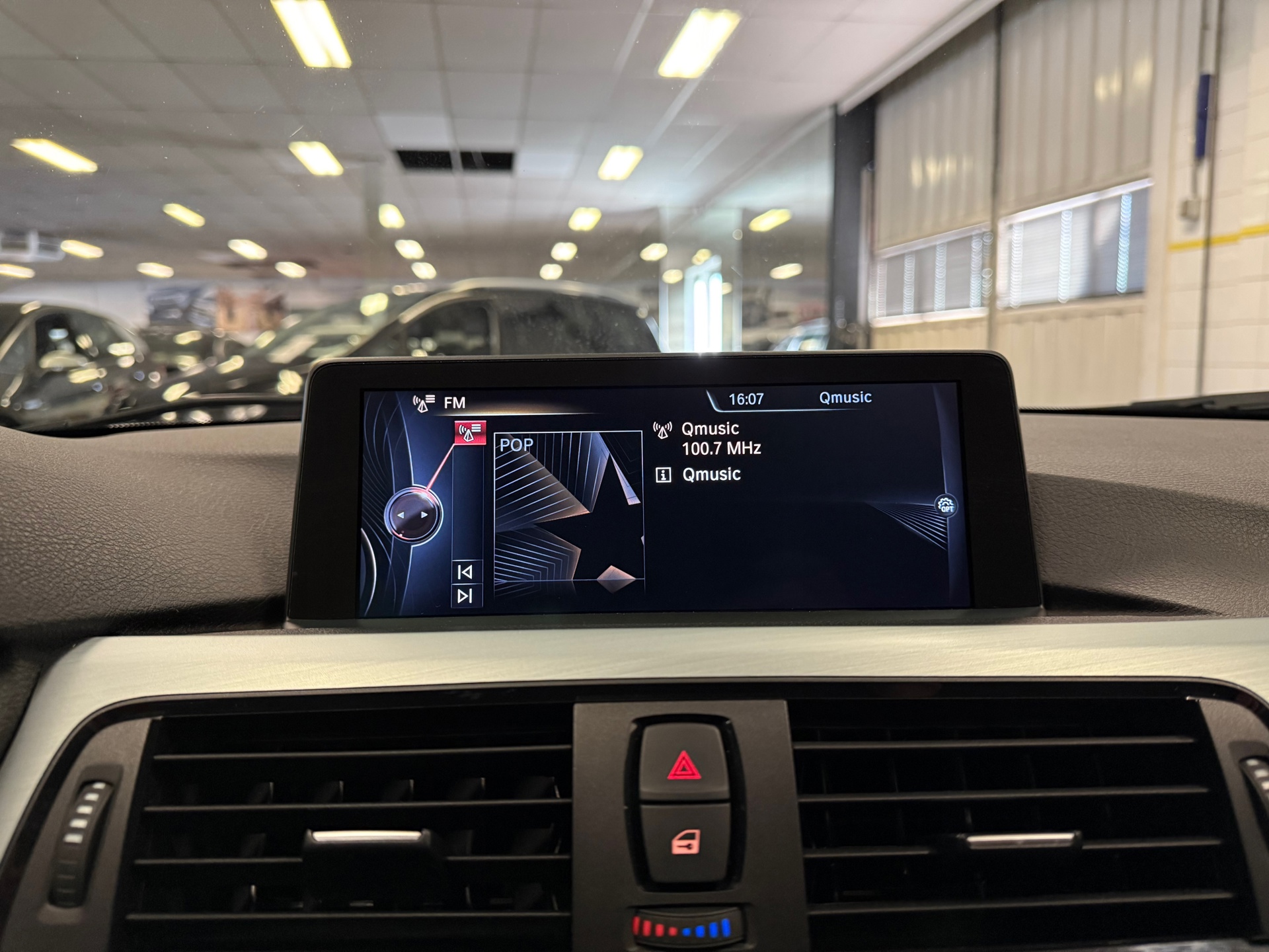 https://www.autokooy.nl//xml/images/44203558-15.JPG