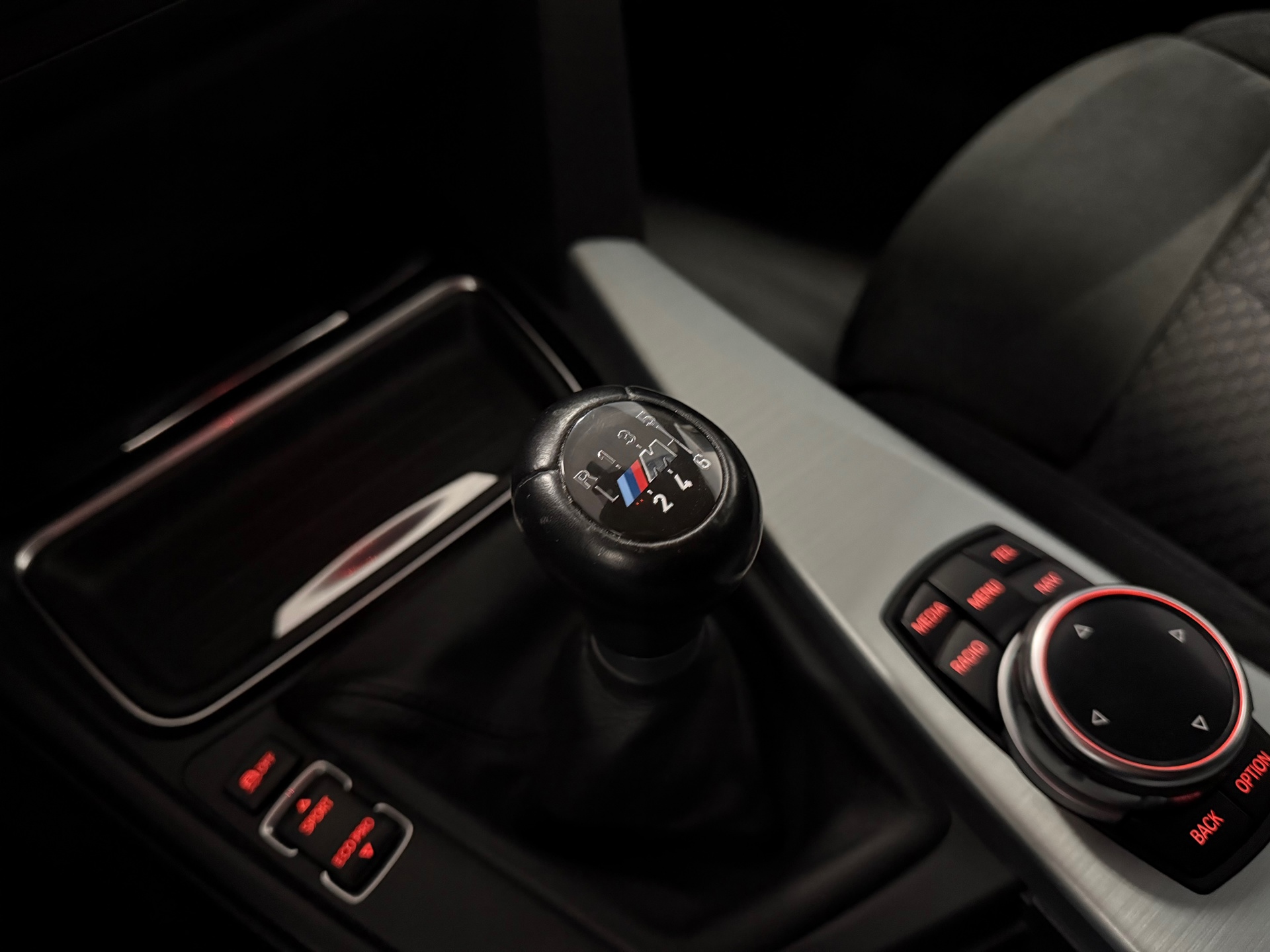 https://www.autokooy.nl//xml/images/44203558-20.JPG