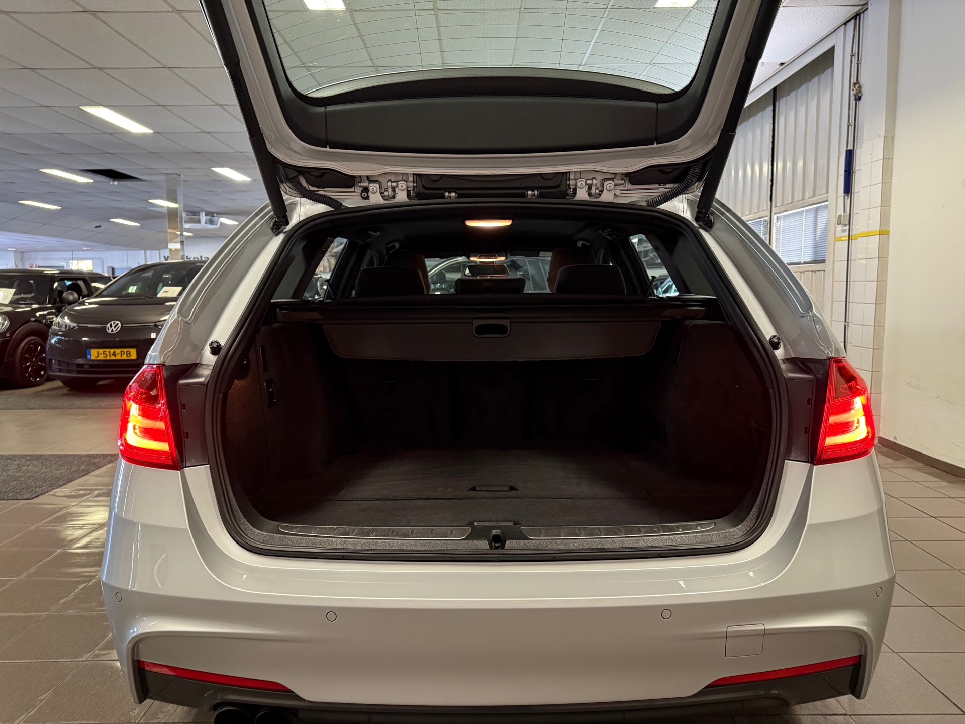 https://www.autokooy.nl//xml/images/44203558-5.JPG
