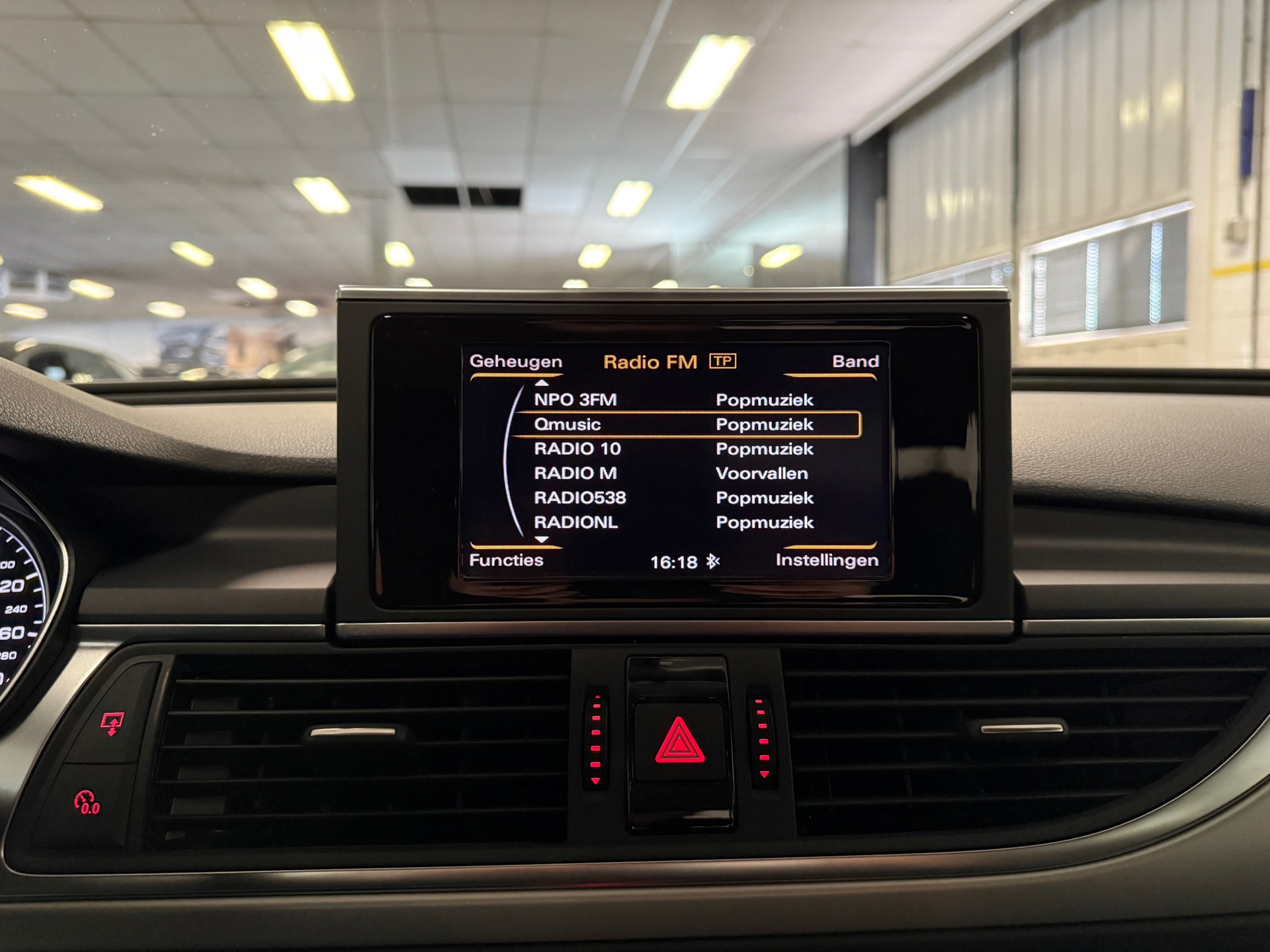 https://www.autokooy.nl//xml/images/44271217-16.JPG