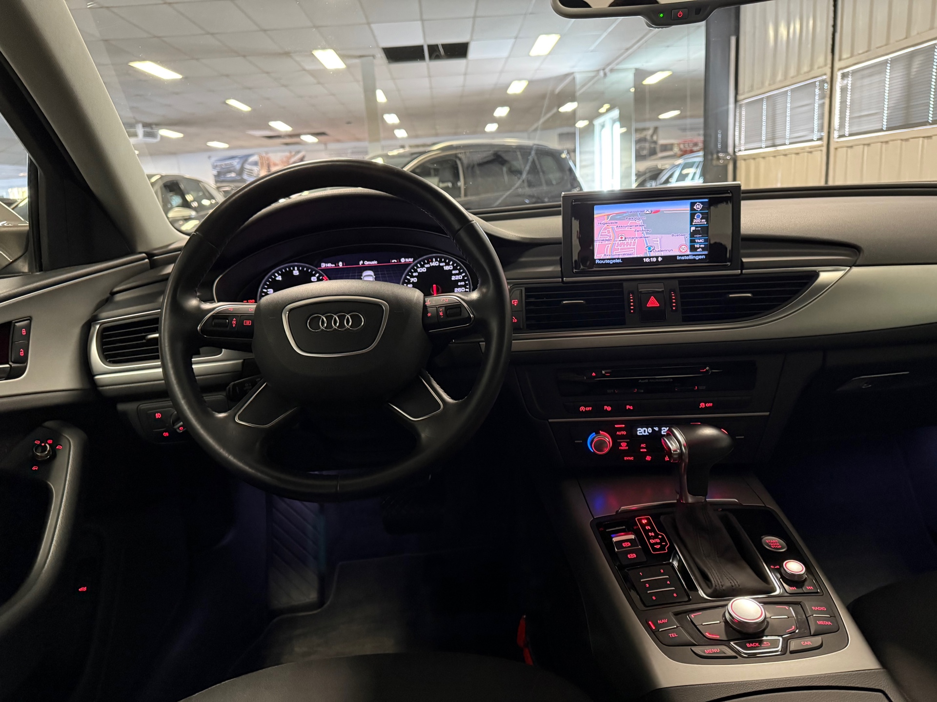 https://www.autokooy.nl//xml/images/44271217-21.JPG