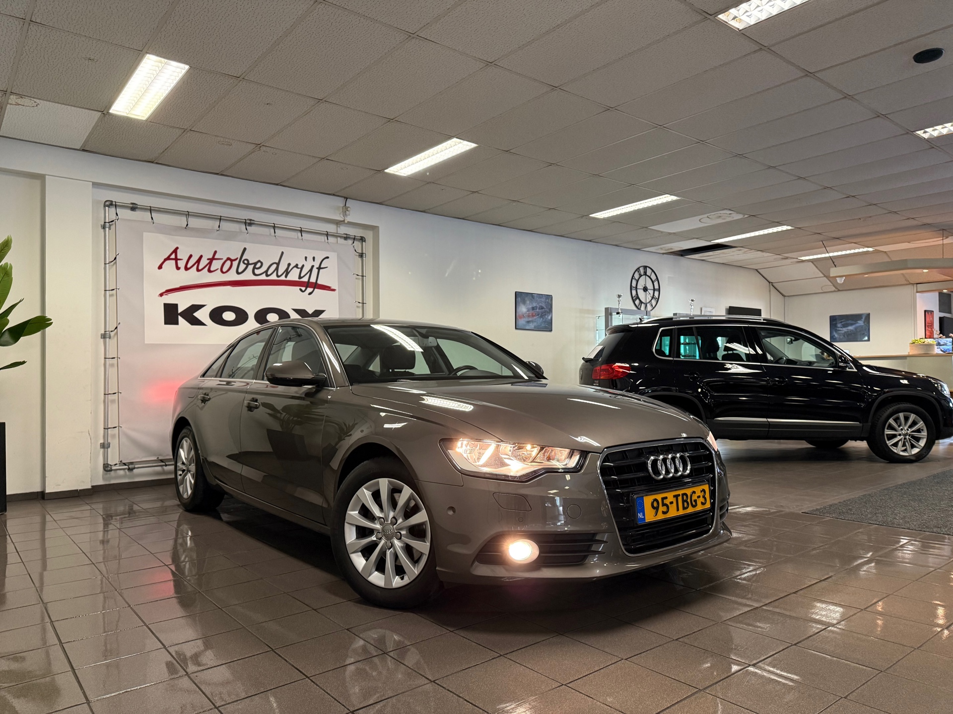 https://www.autokooy.nl//xml/images/44271217-7.JPG