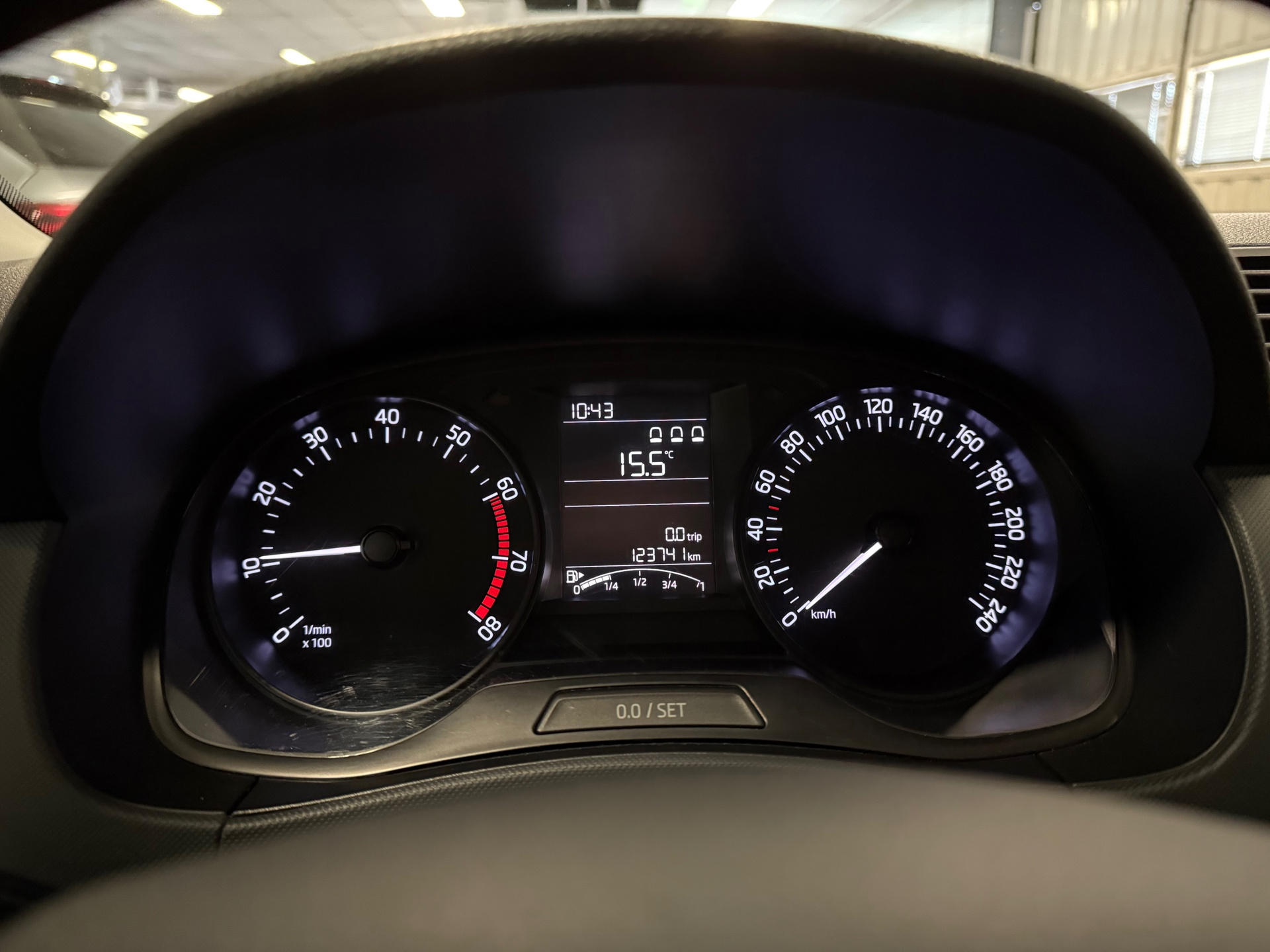 https://www.autokooy.nl//xml/images/44271330-14.JPG