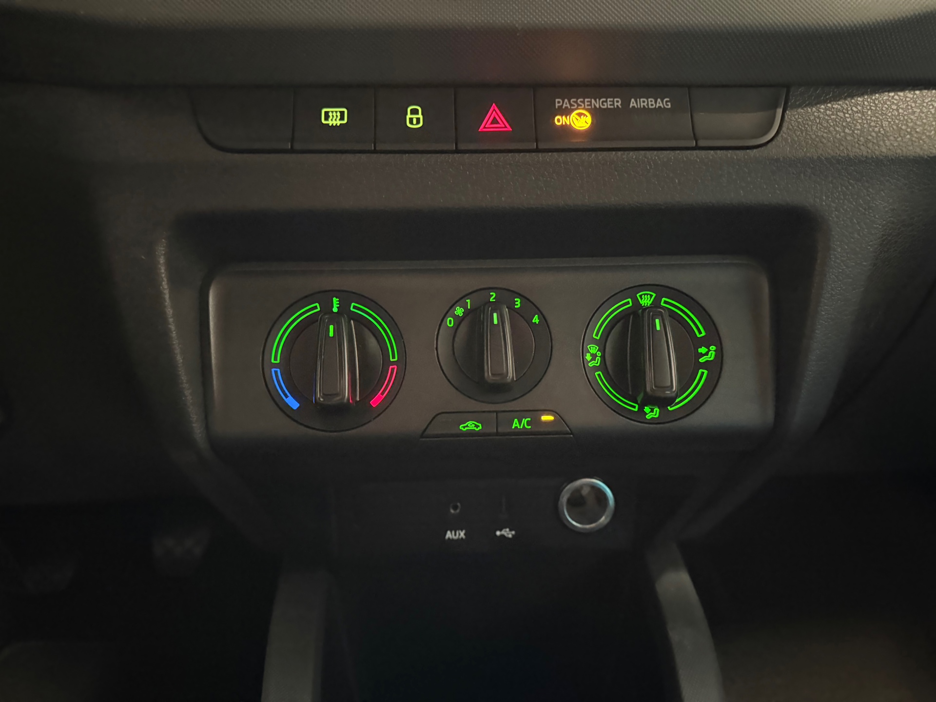 https://www.autokooy.nl//xml/images/44271330-16.JPG