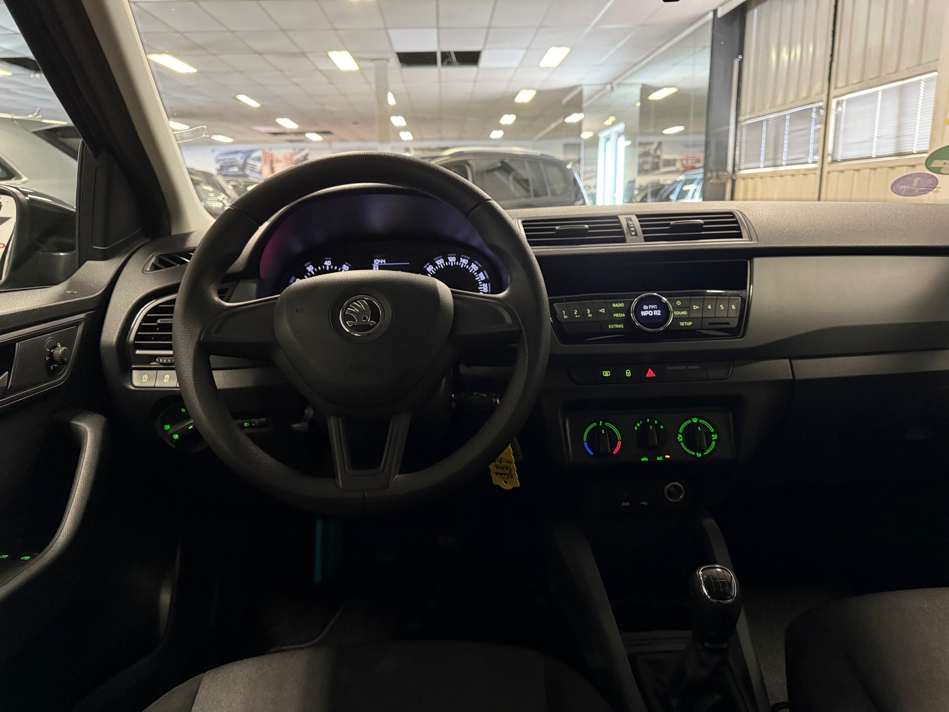 https://www.autokooy.nl//xml/images/44271330-18.JPG