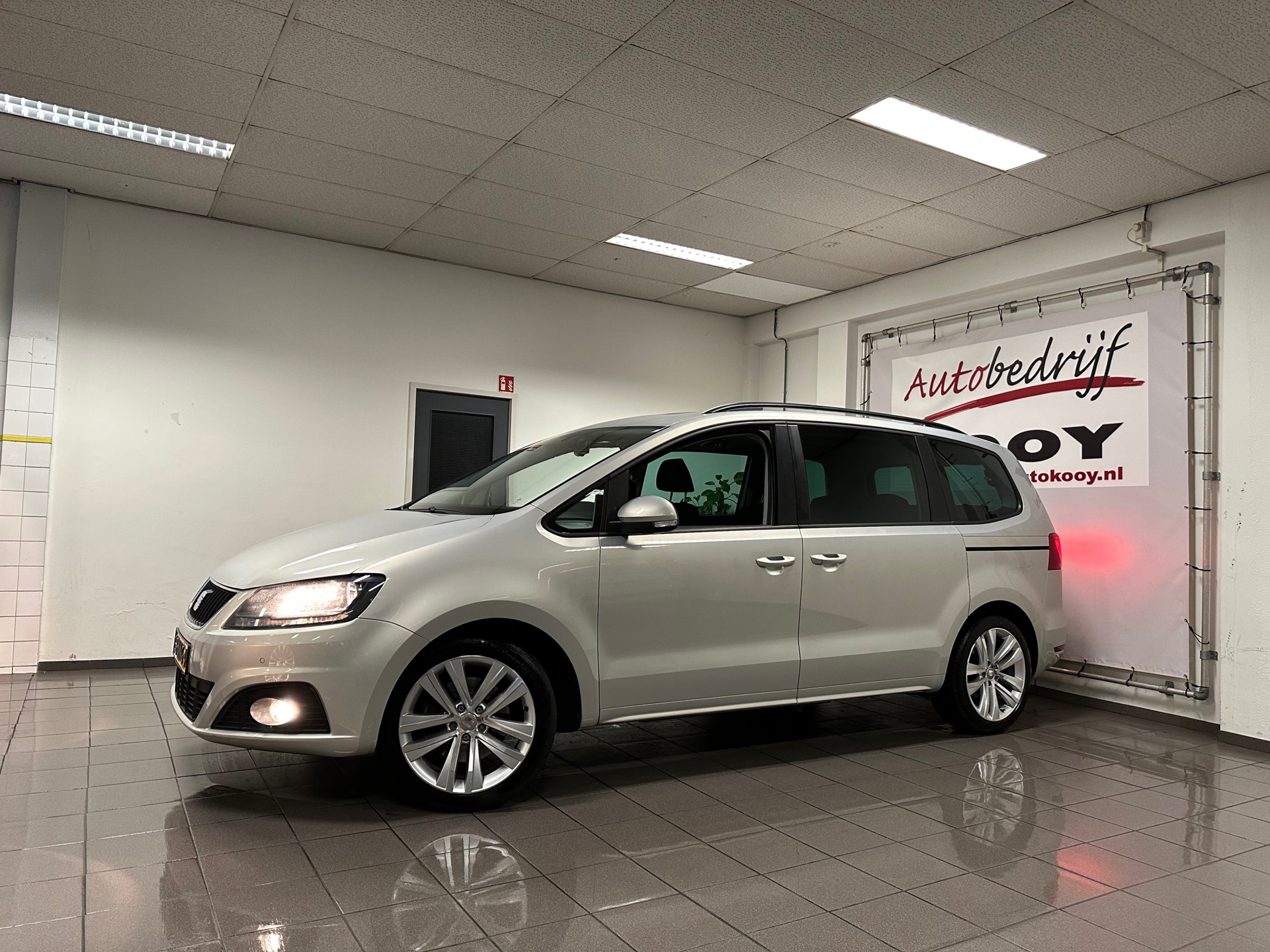 https://www.autokooy.nl//xml/images/44296002-10.JPG