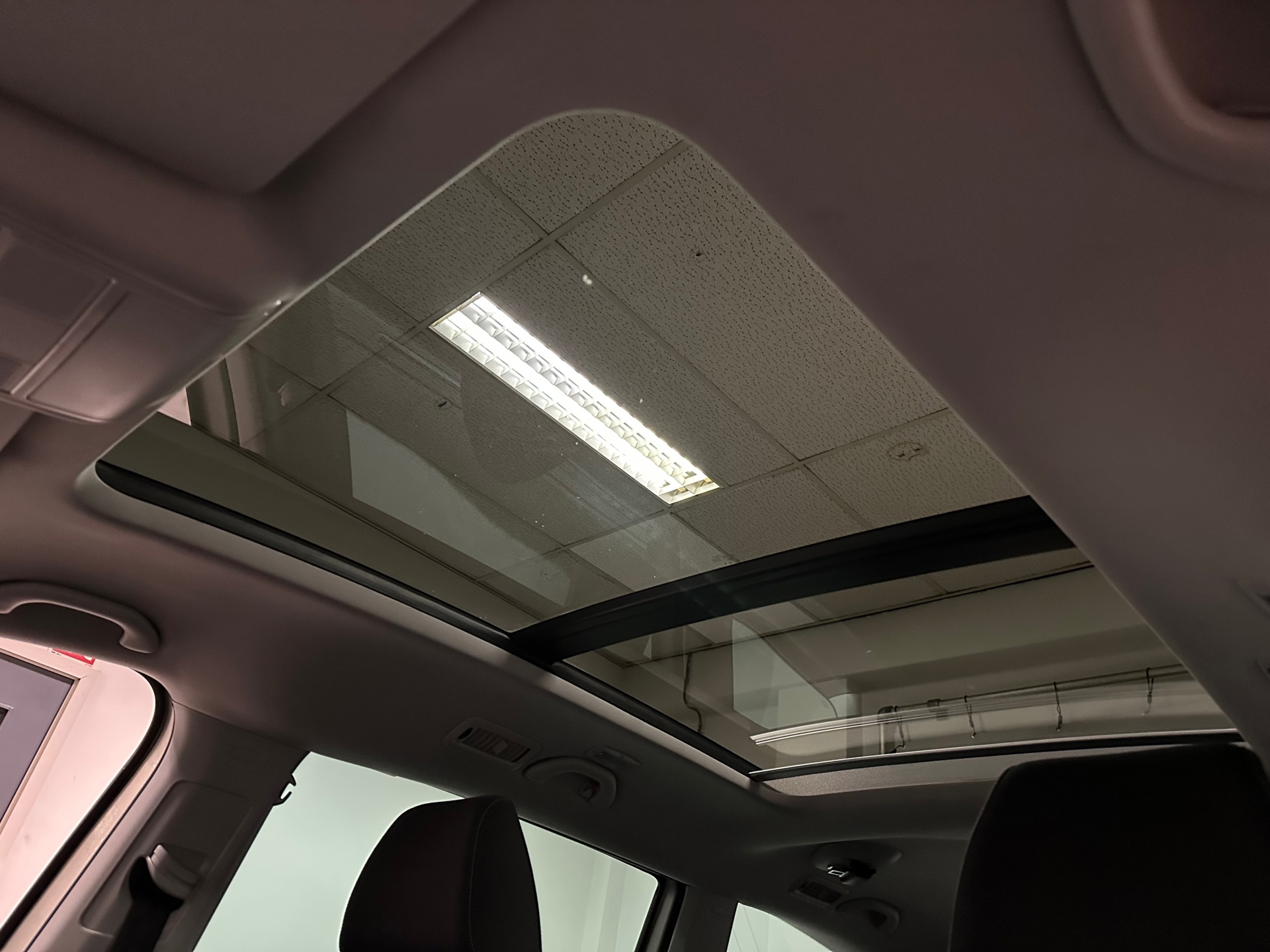 https://www.autokooy.nl//xml/images/44296002-22.JPG