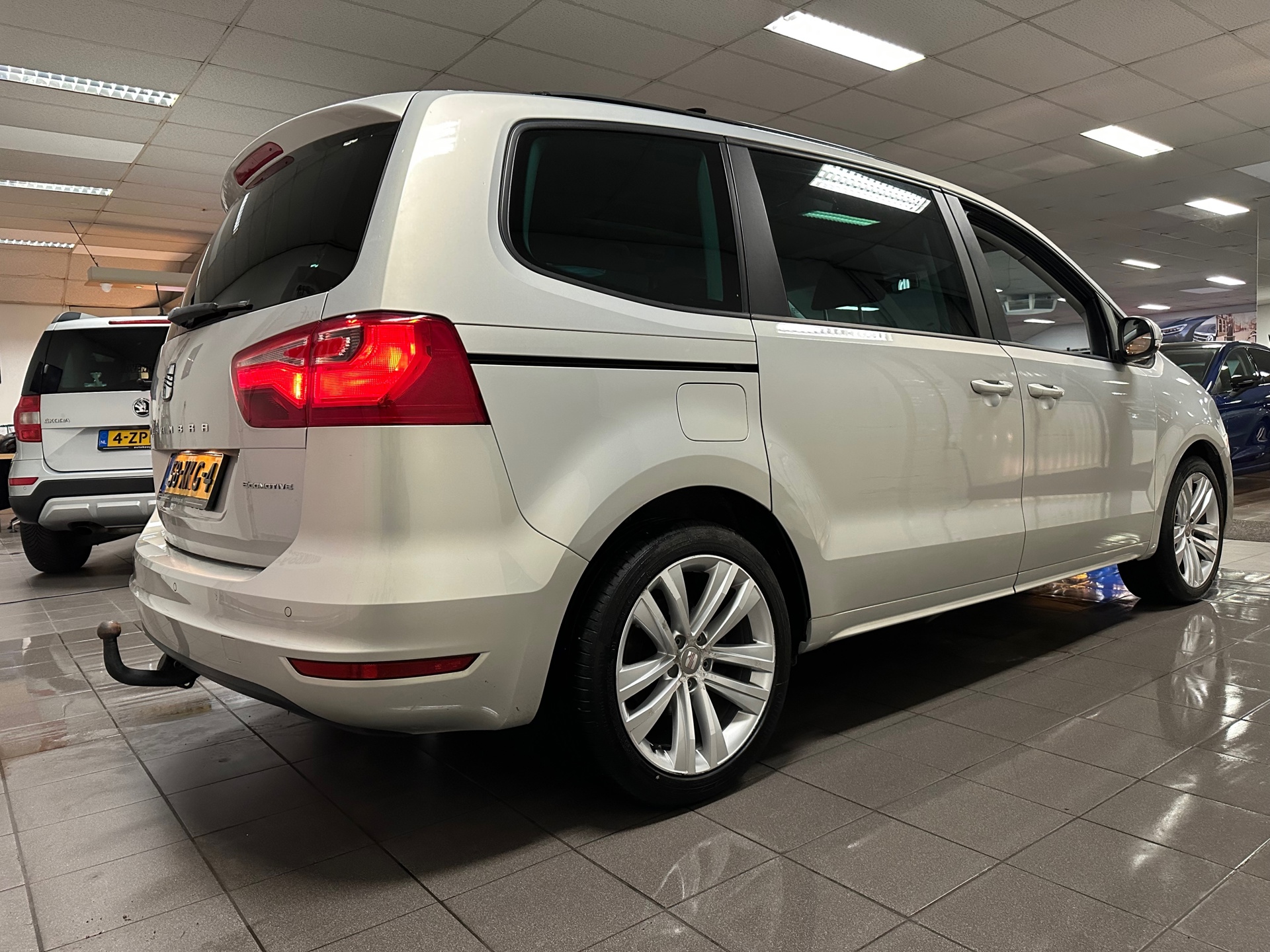 https://www.autokooy.nl//xml/images/44296002-7.JPG