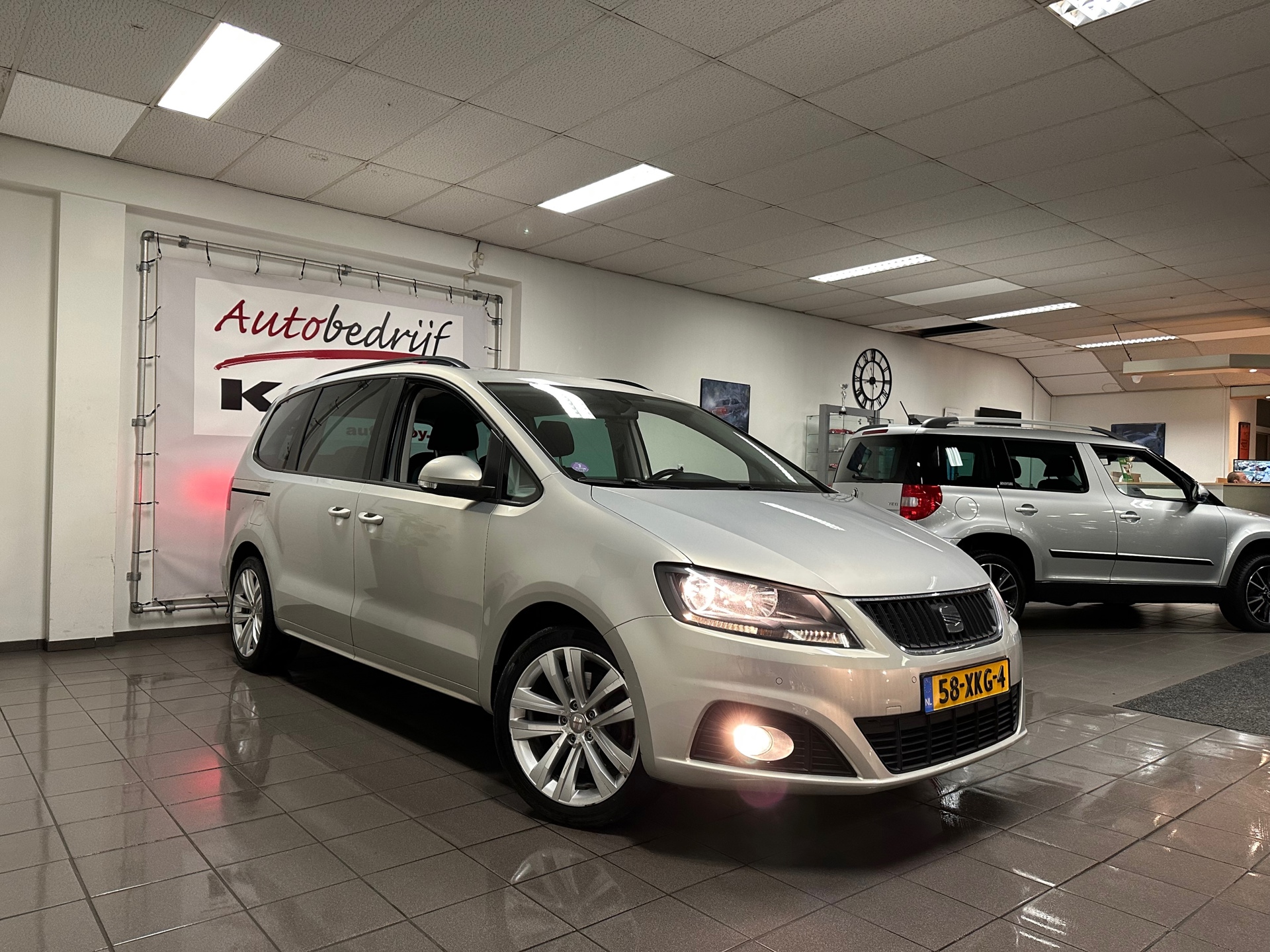 https://www.autokooy.nl//xml/images/44296002-8.JPG
