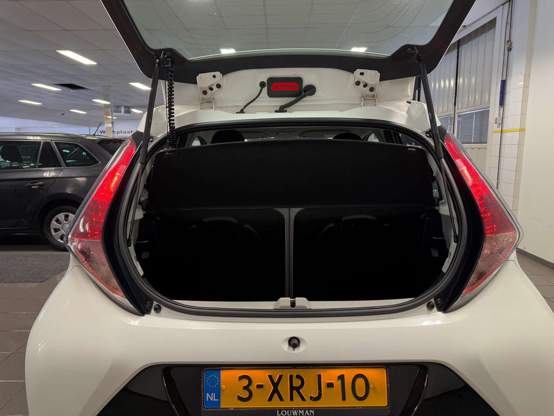 https://www.autokooy.nl//xml/images/44296124-5.JPG