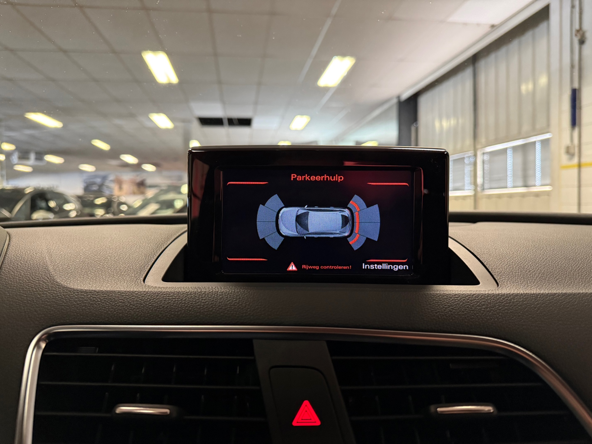 https://www.autokooy.nl//xml/images/44296213-18.JPG