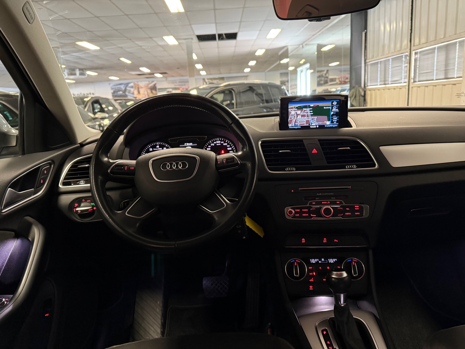 https://www.autokooy.nl//xml/images/44296213-22.JPG