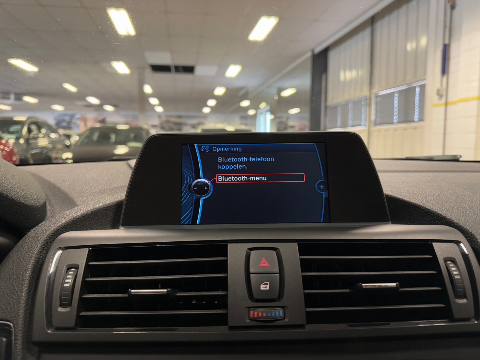 https://www.autokooy.nl//xml/images/44324001-18.JPG