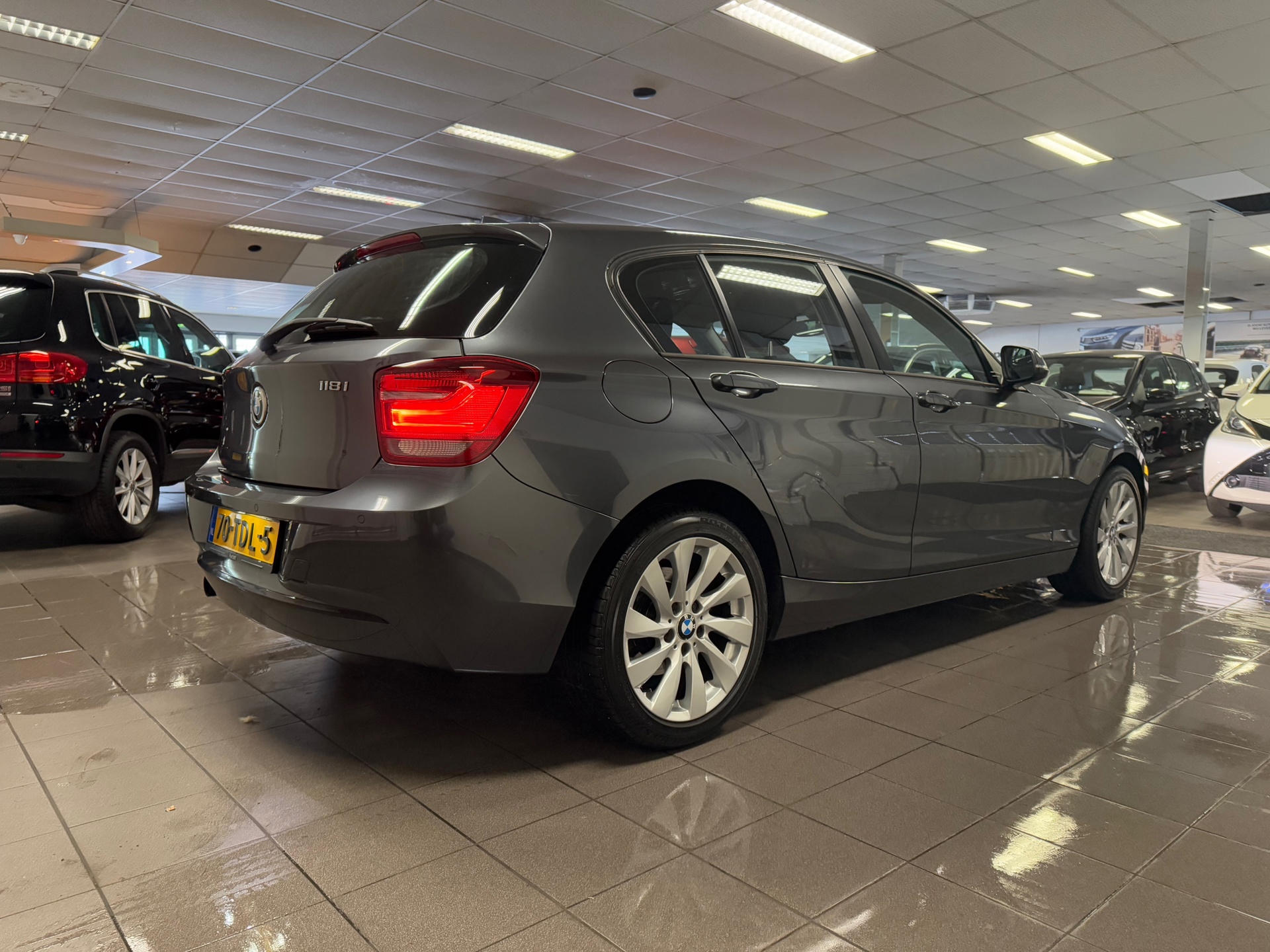 https://www.autokooy.nl//xml/images/44324001-6.JPG
