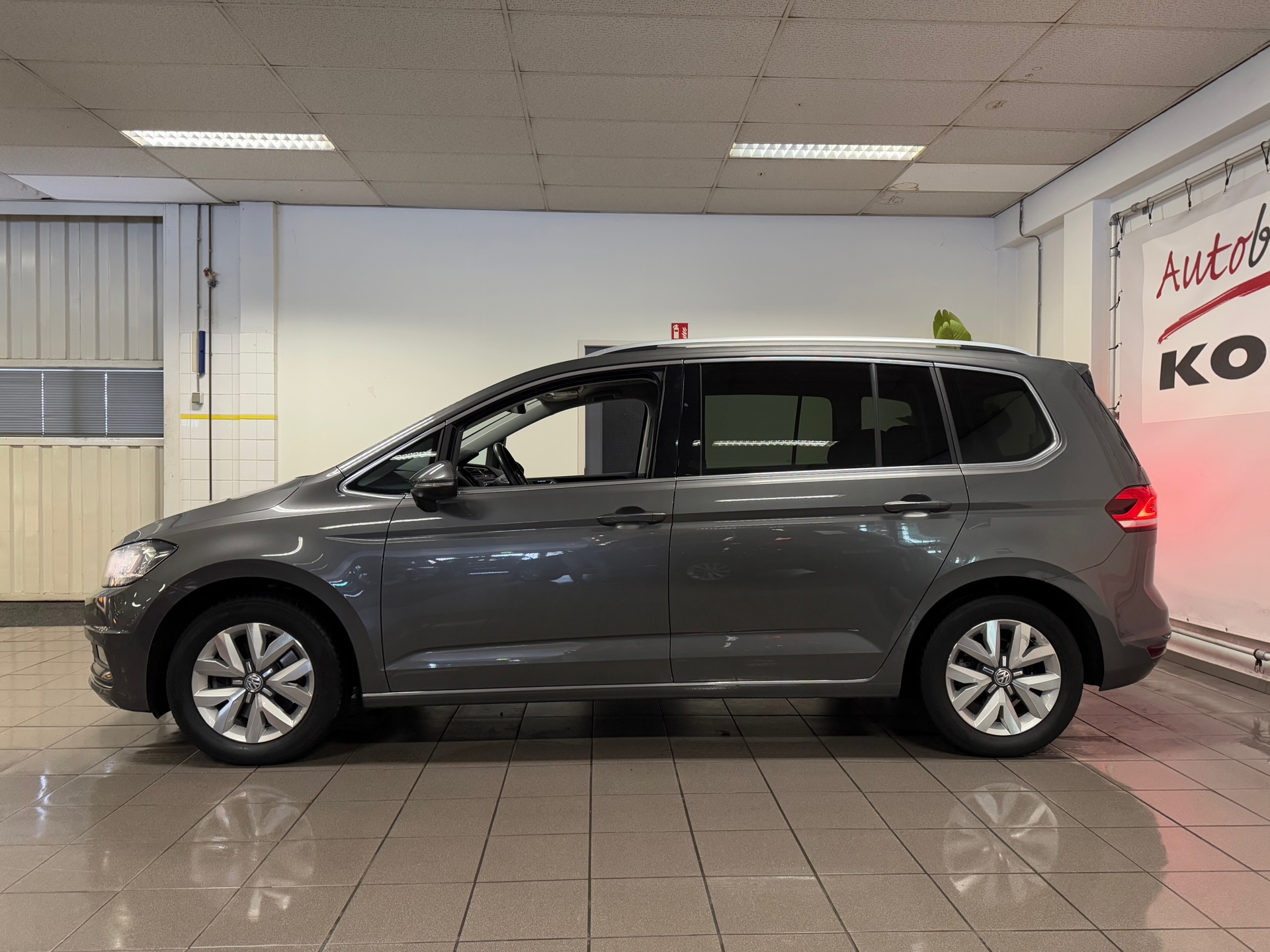 https://www.autokooy.nl//xml/images/44325058-2.JPG