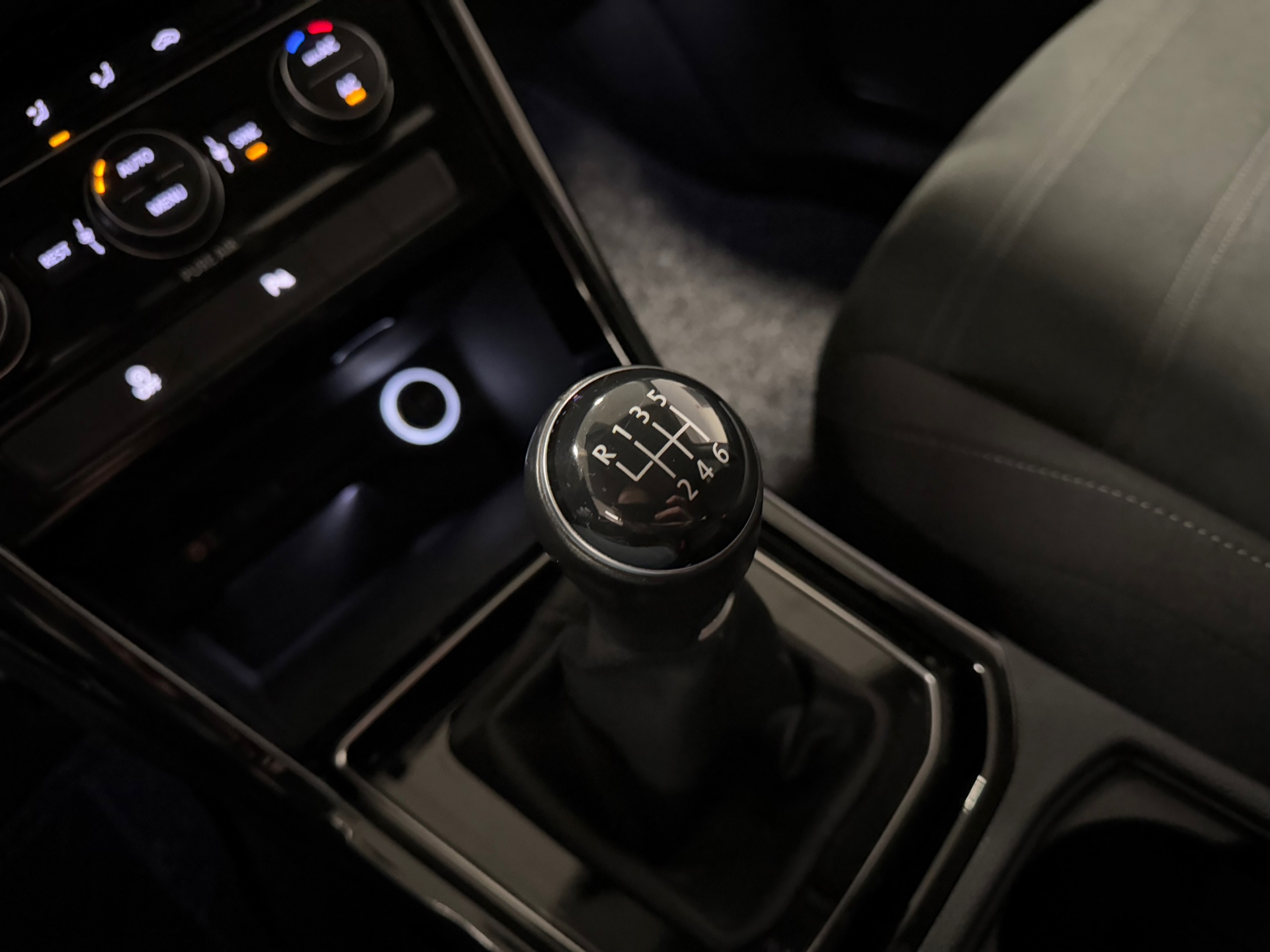 https://www.autokooy.nl//xml/images/44325058-20.JPG