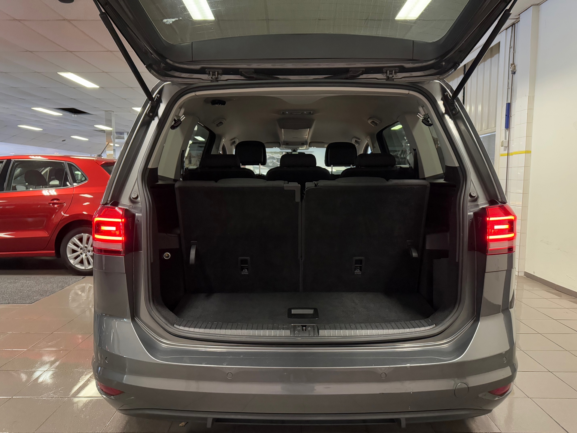 https://www.autokooy.nl//xml/images/44325058-5.JPG