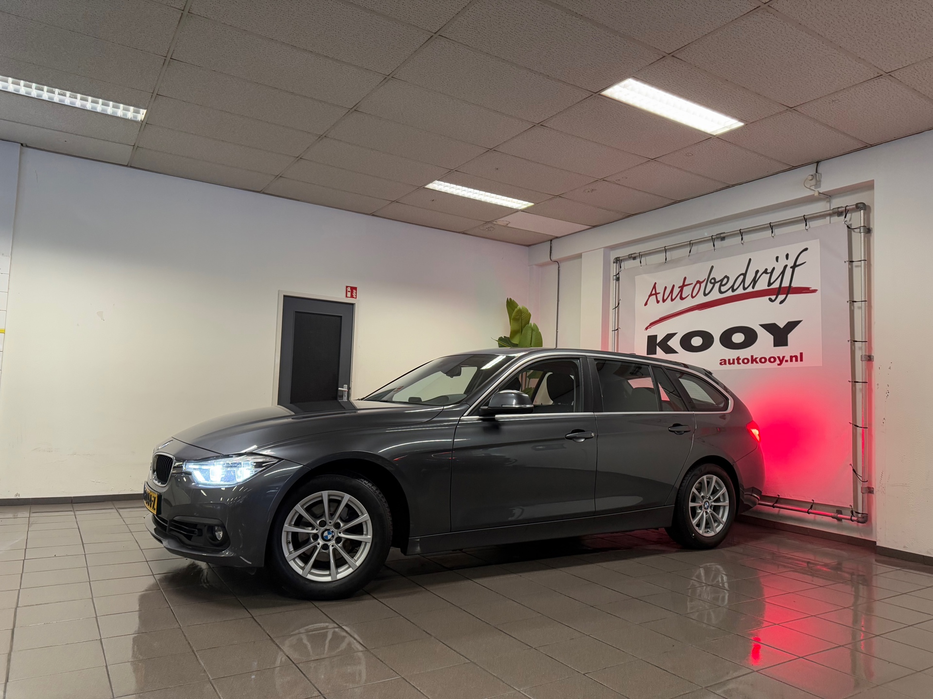 https://www.autokooy.nl//xml/images/44357487-10.JPG