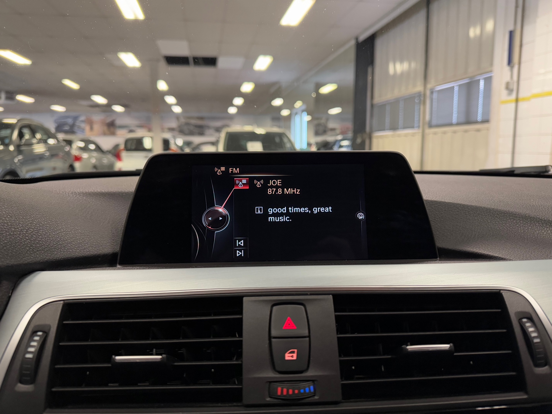 https://www.autokooy.nl//xml/images/44357487-16.JPG