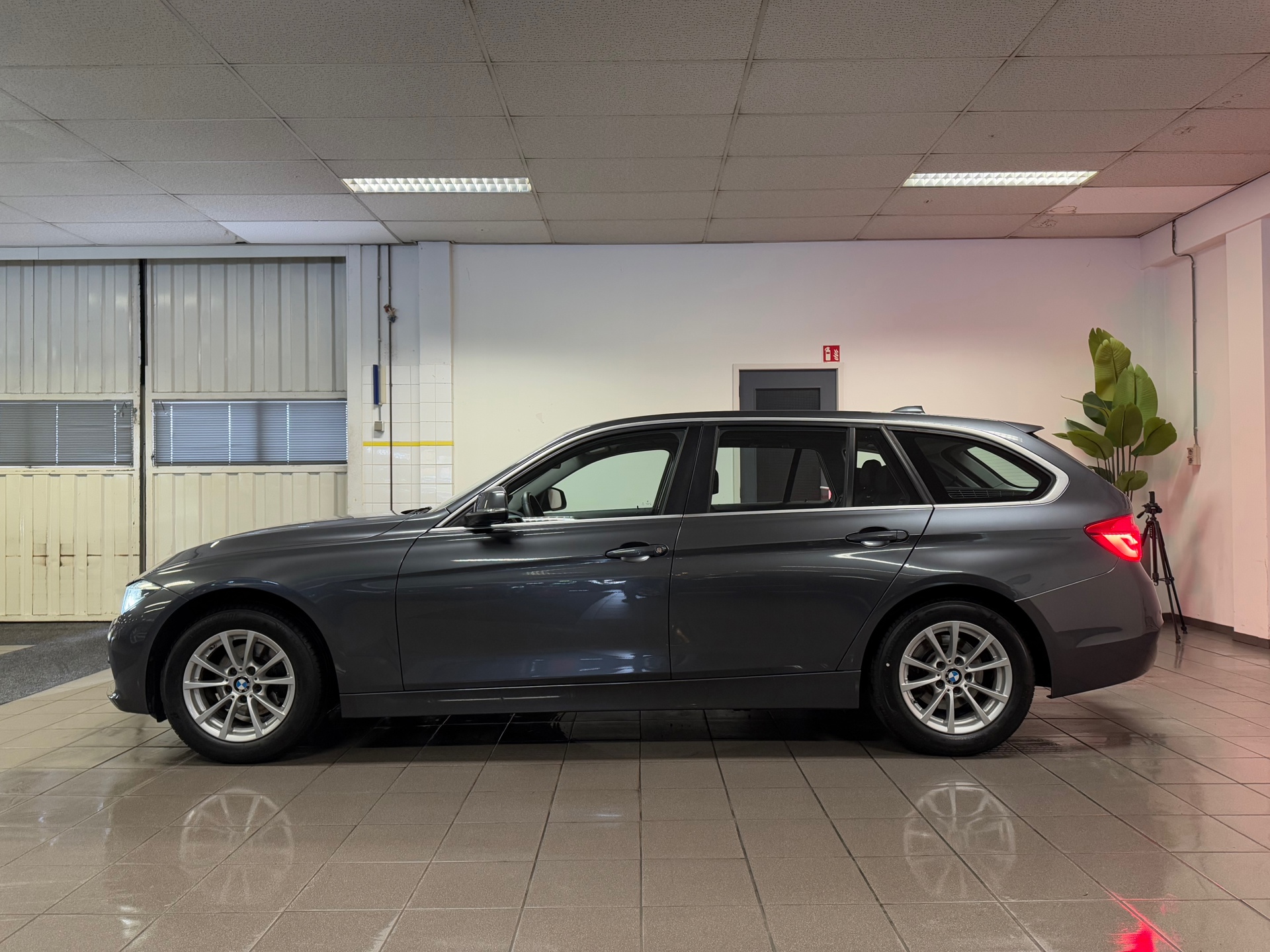 https://www.autokooy.nl//xml/images/44357487-2.JPG