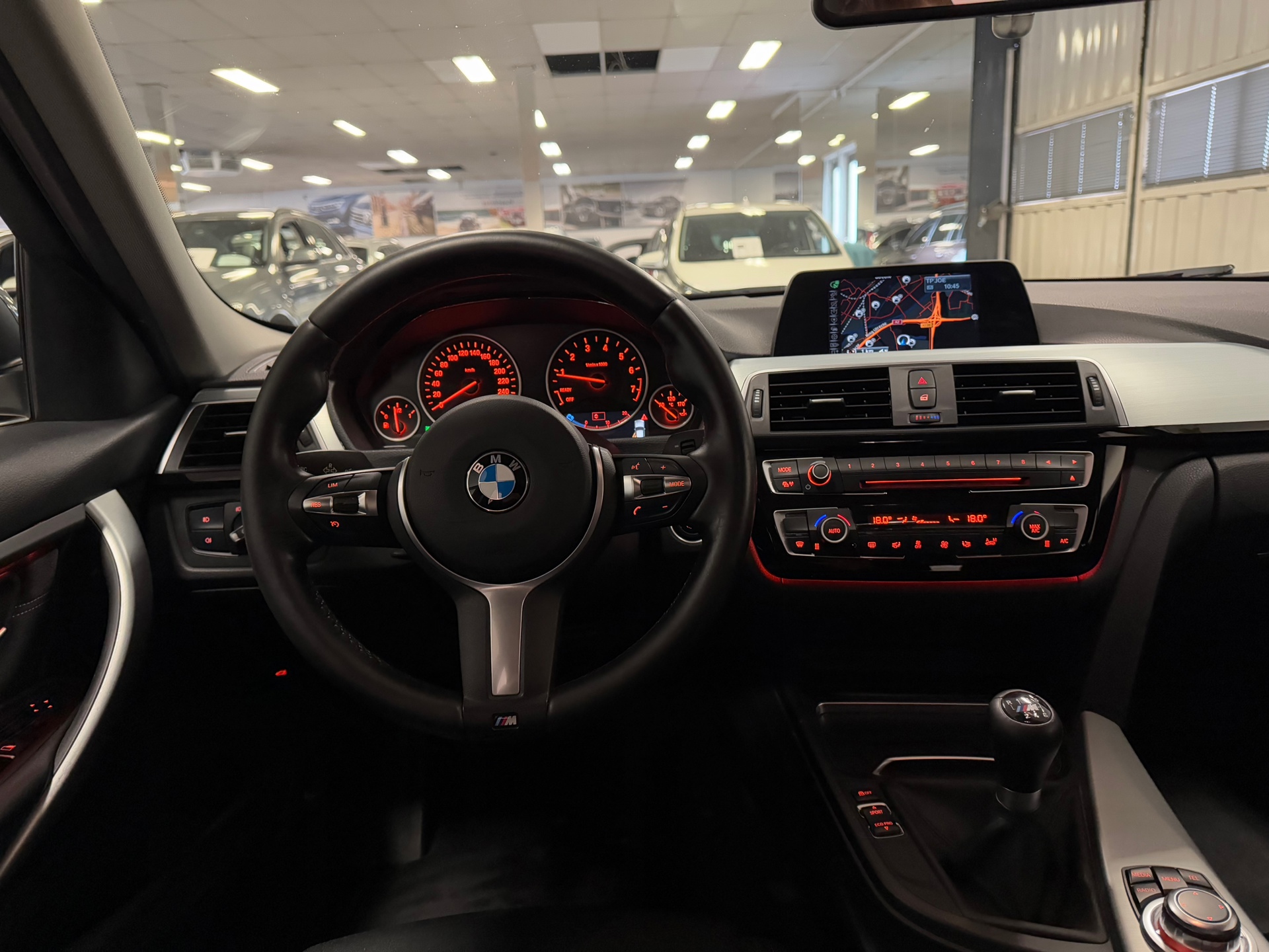 https://www.autokooy.nl//xml/images/44357487-22.JPG