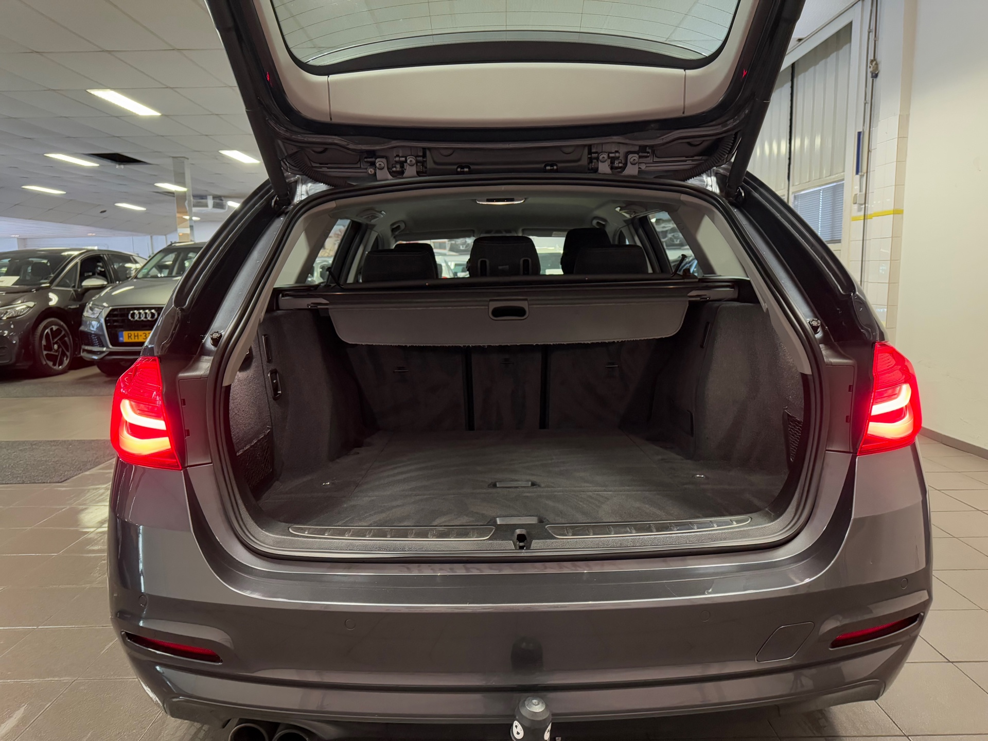 https://www.autokooy.nl//xml/images/44357487-5.JPG