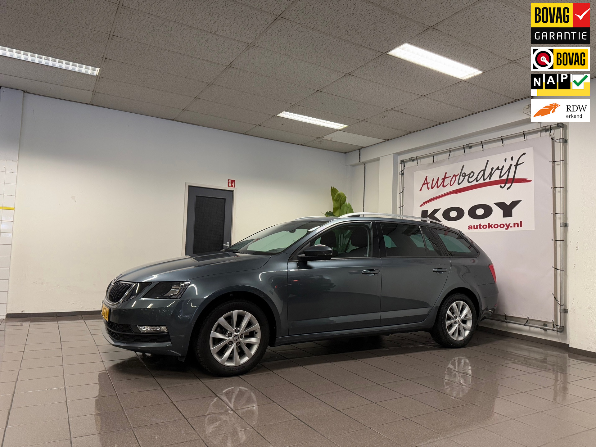 Skoda Octavia Combi 1.0 TSI Greentech Ambition Business * NL Auto / Afn. Trekhaak / Carplay / Navigatie *