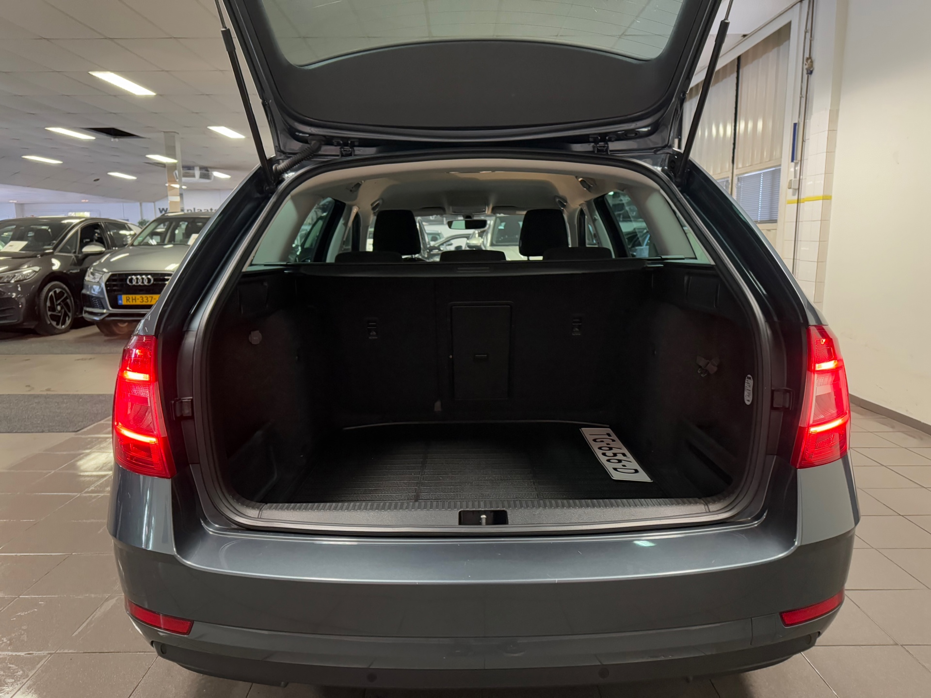 https://www.autokooy.nl//xml/images/44357629-5.JPG