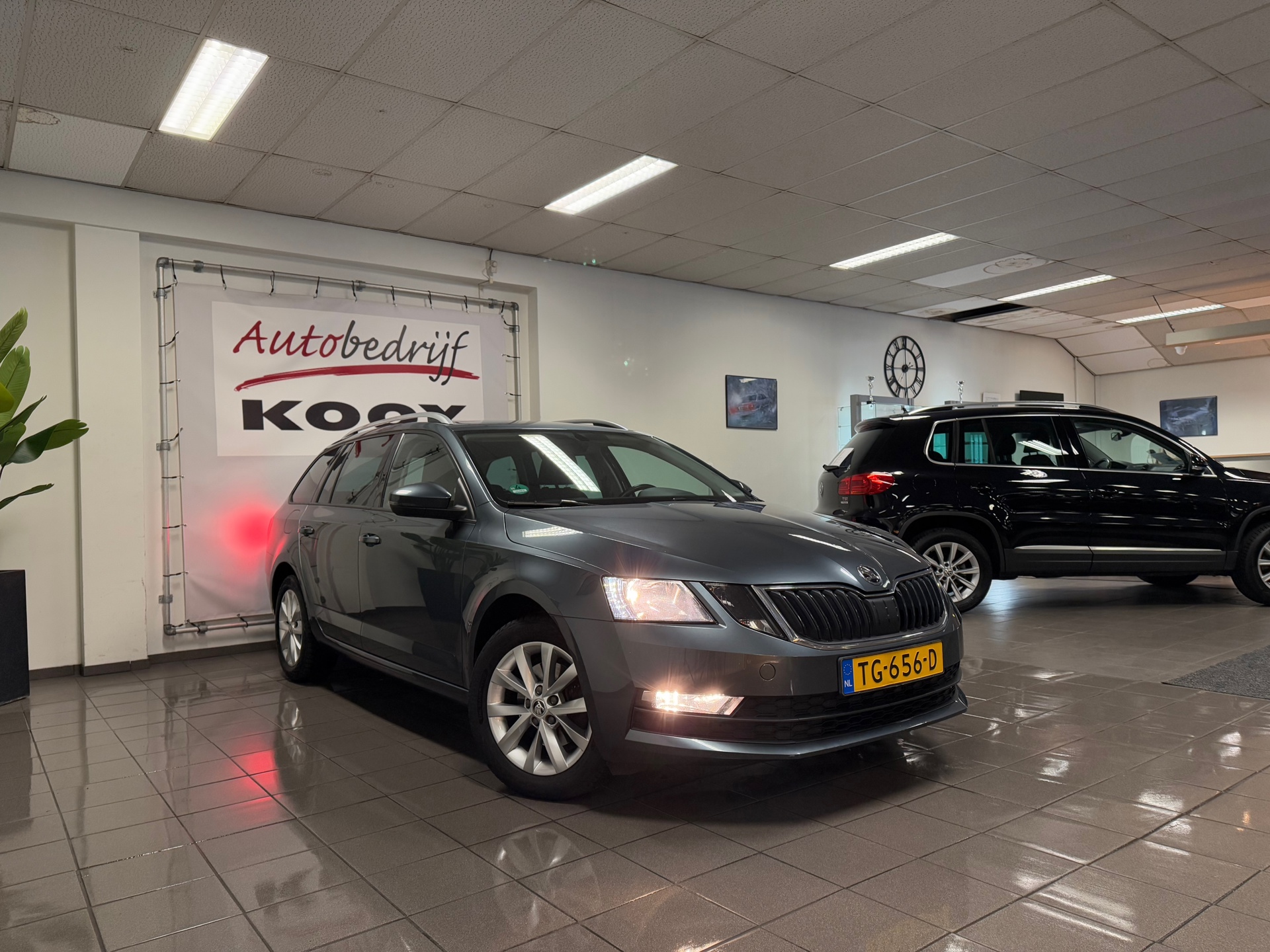 https://www.autokooy.nl//xml/images/44357629-8.JPG
