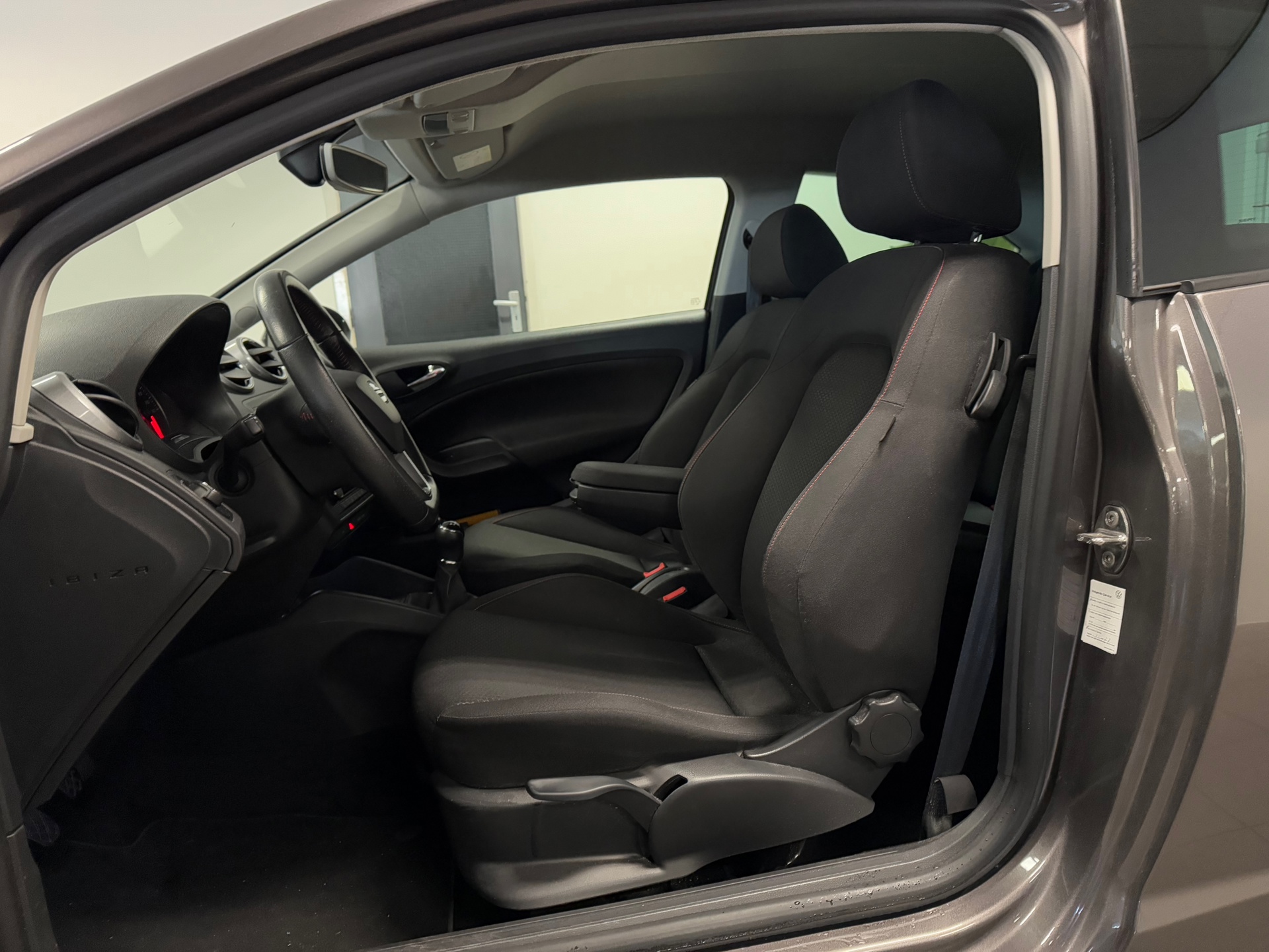 https://www.autokooy.nl//xml/images/44383761-11.JPG