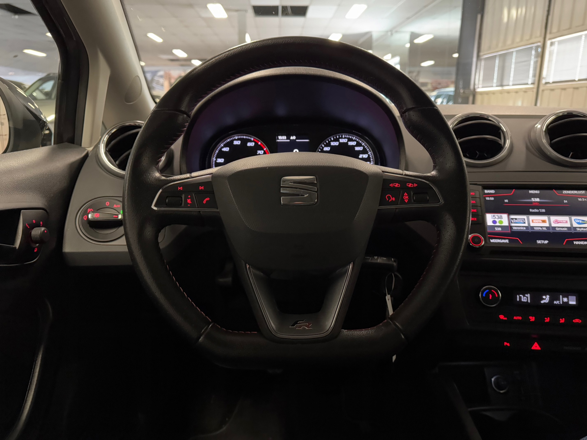 https://www.autokooy.nl//xml/images/44383761-12.JPG