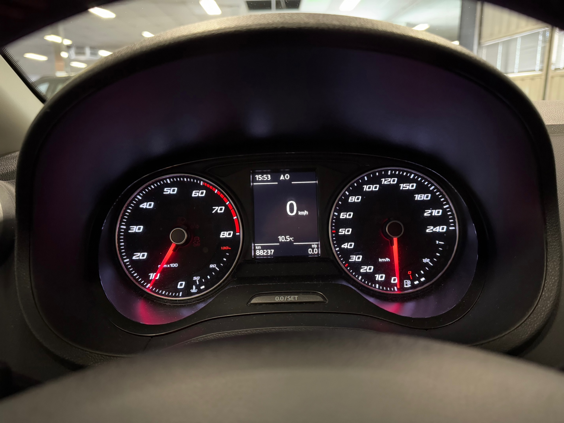 https://www.autokooy.nl//xml/images/44383761-13.JPG