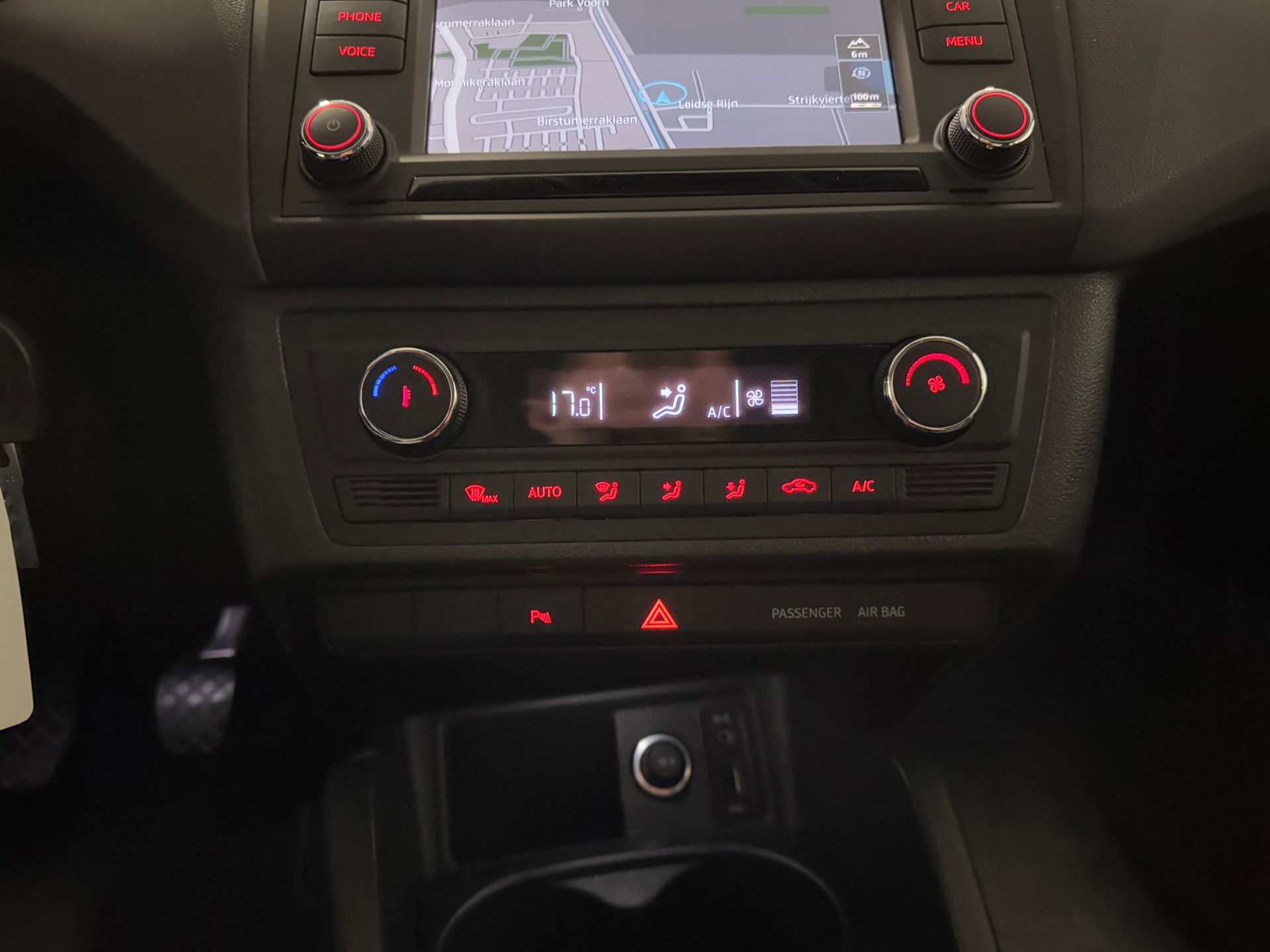 https://www.autokooy.nl//xml/images/44383761-19.JPG