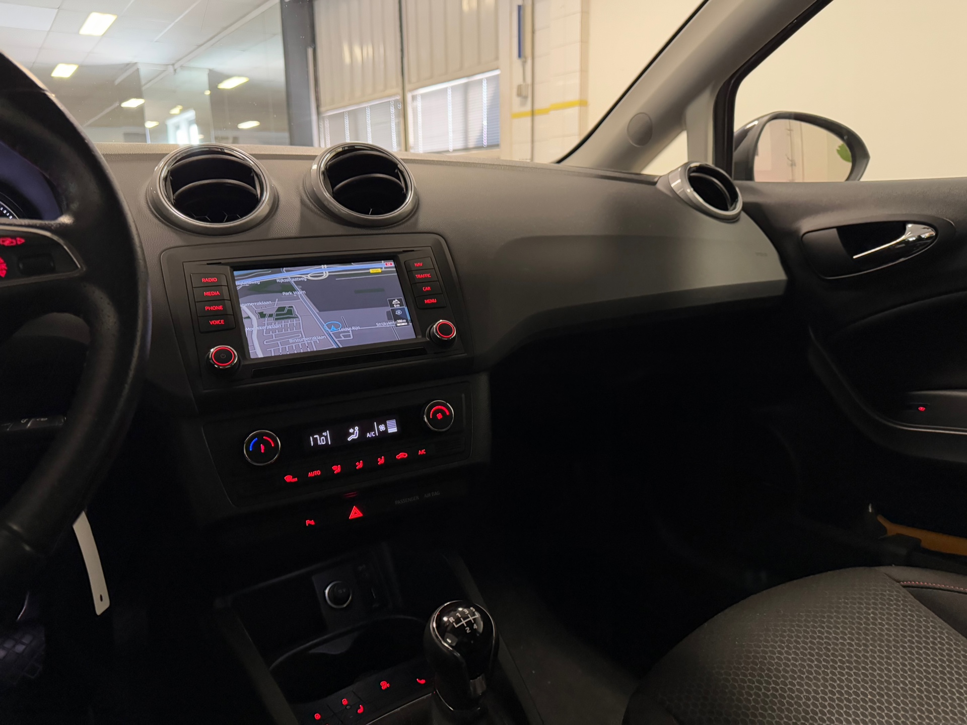 https://www.autokooy.nl//xml/images/44383761-22.JPG