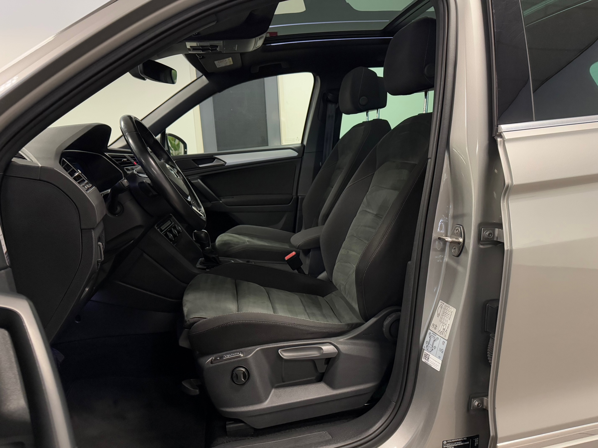 https://www.autokooy.nl//xml/images/44383794-11.JPG