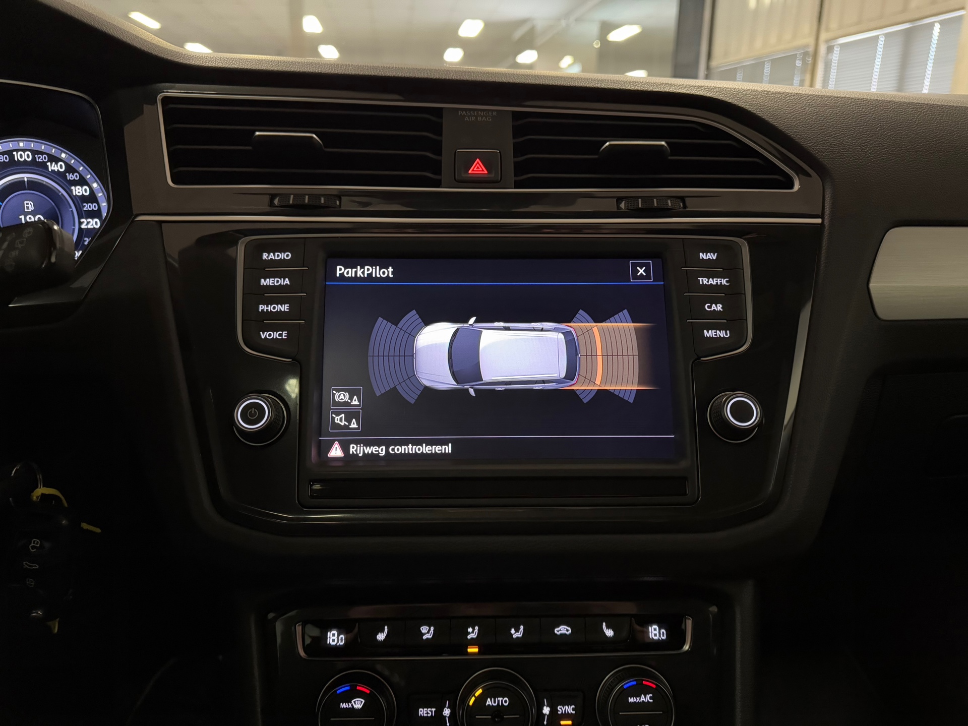 https://www.autokooy.nl//xml/images/44383794-17.JPG