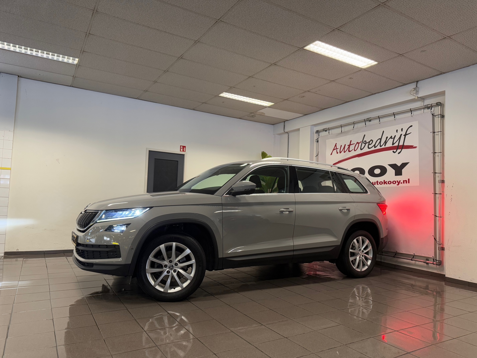 https://www.autokooy.nl//xml/images/44421785-10.JPG